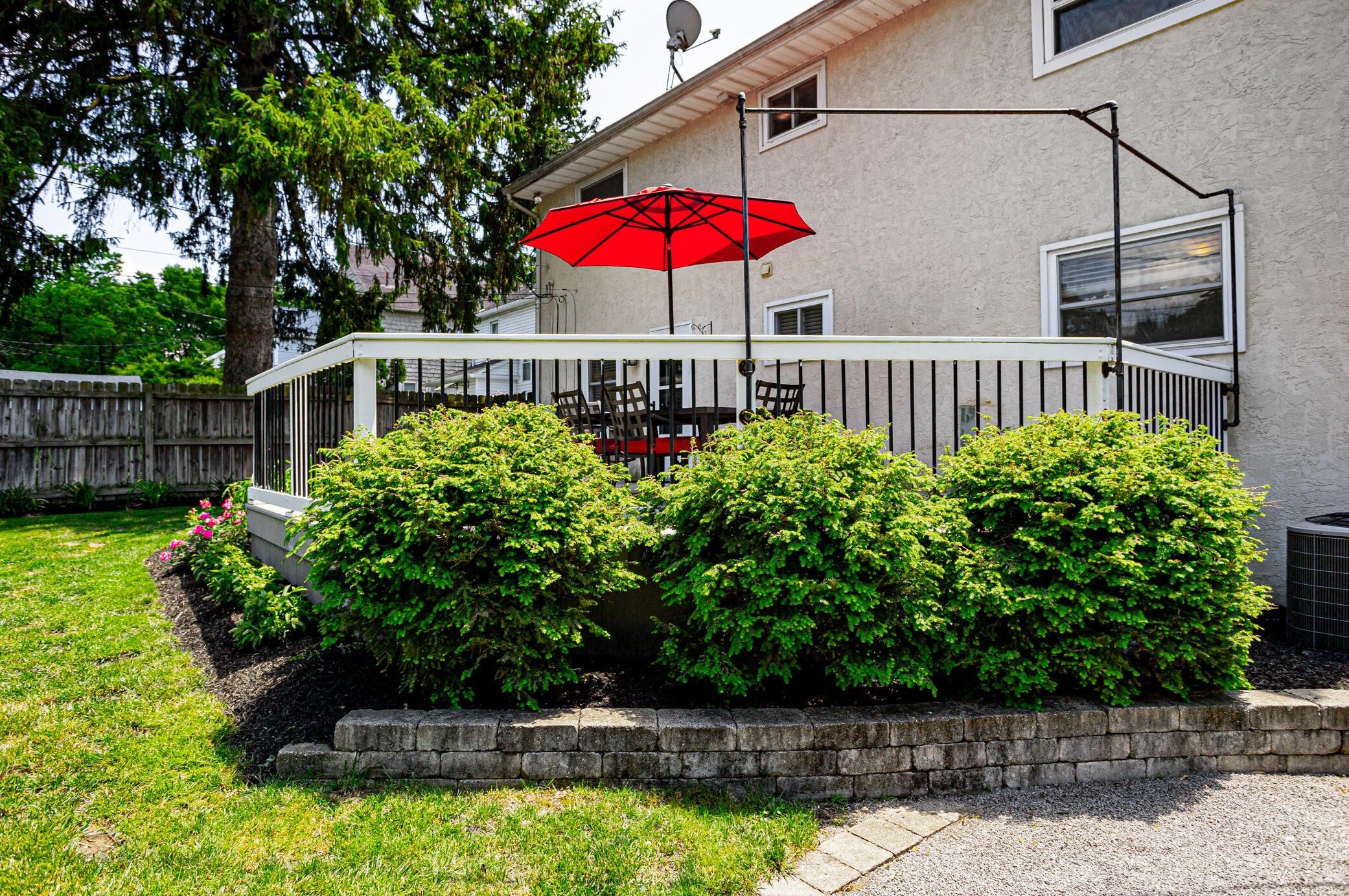 82 Richards Rd, Columbus OH 43214-3749 exterior