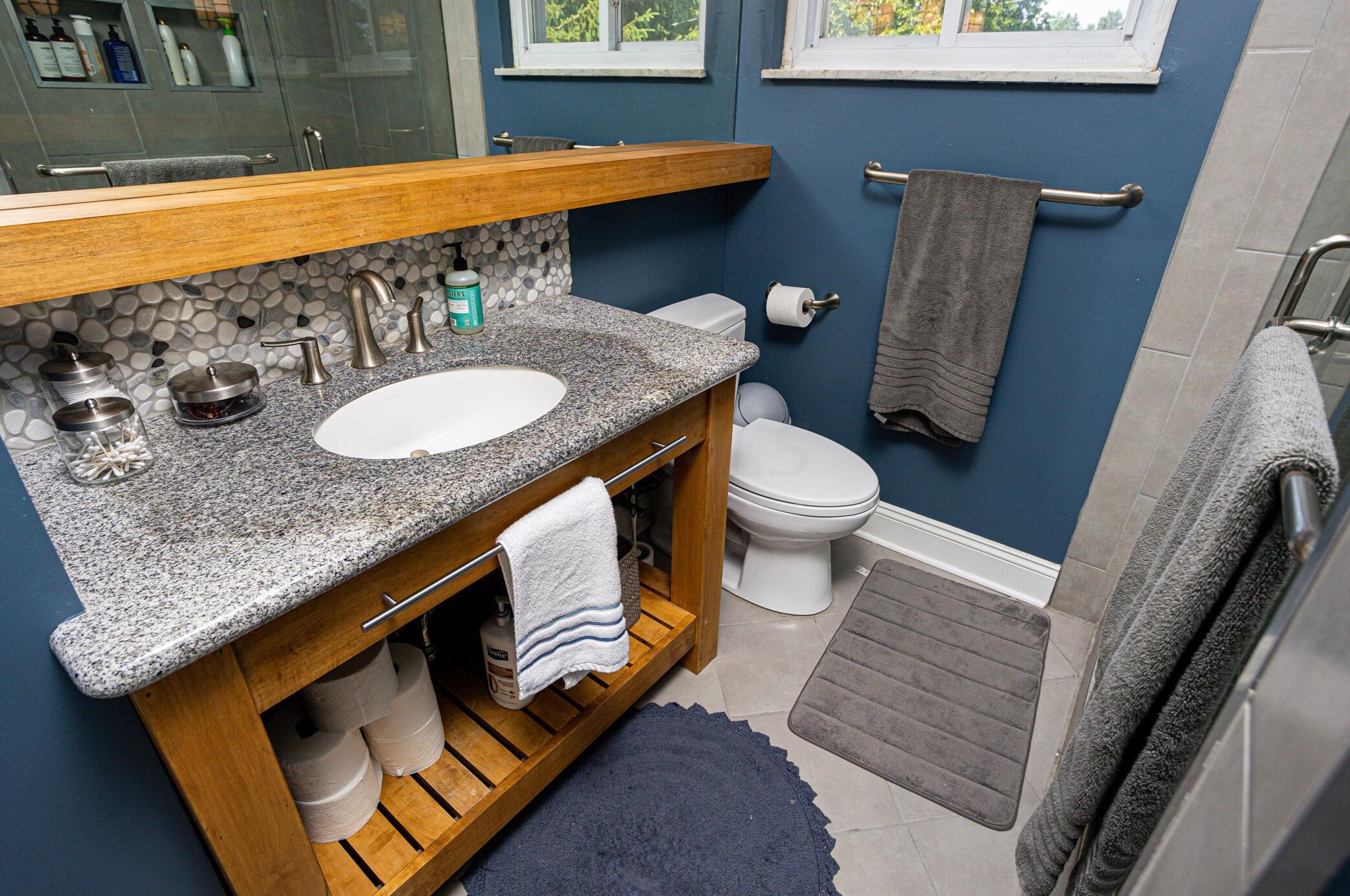 82 Richards Rd, Columbus OH 43214-3749 exterior