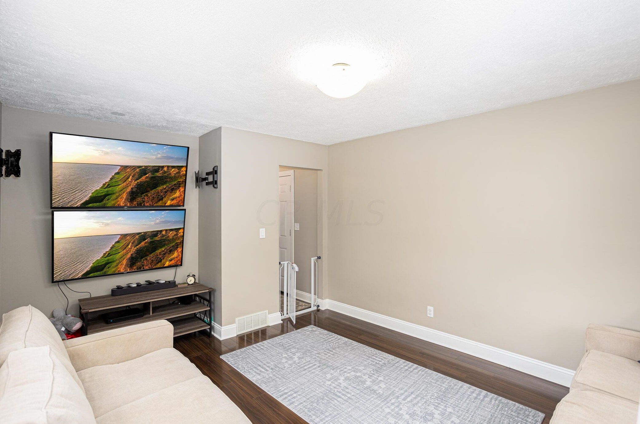 82 Richards Rd, Columbus OH 43214-3749 exterior