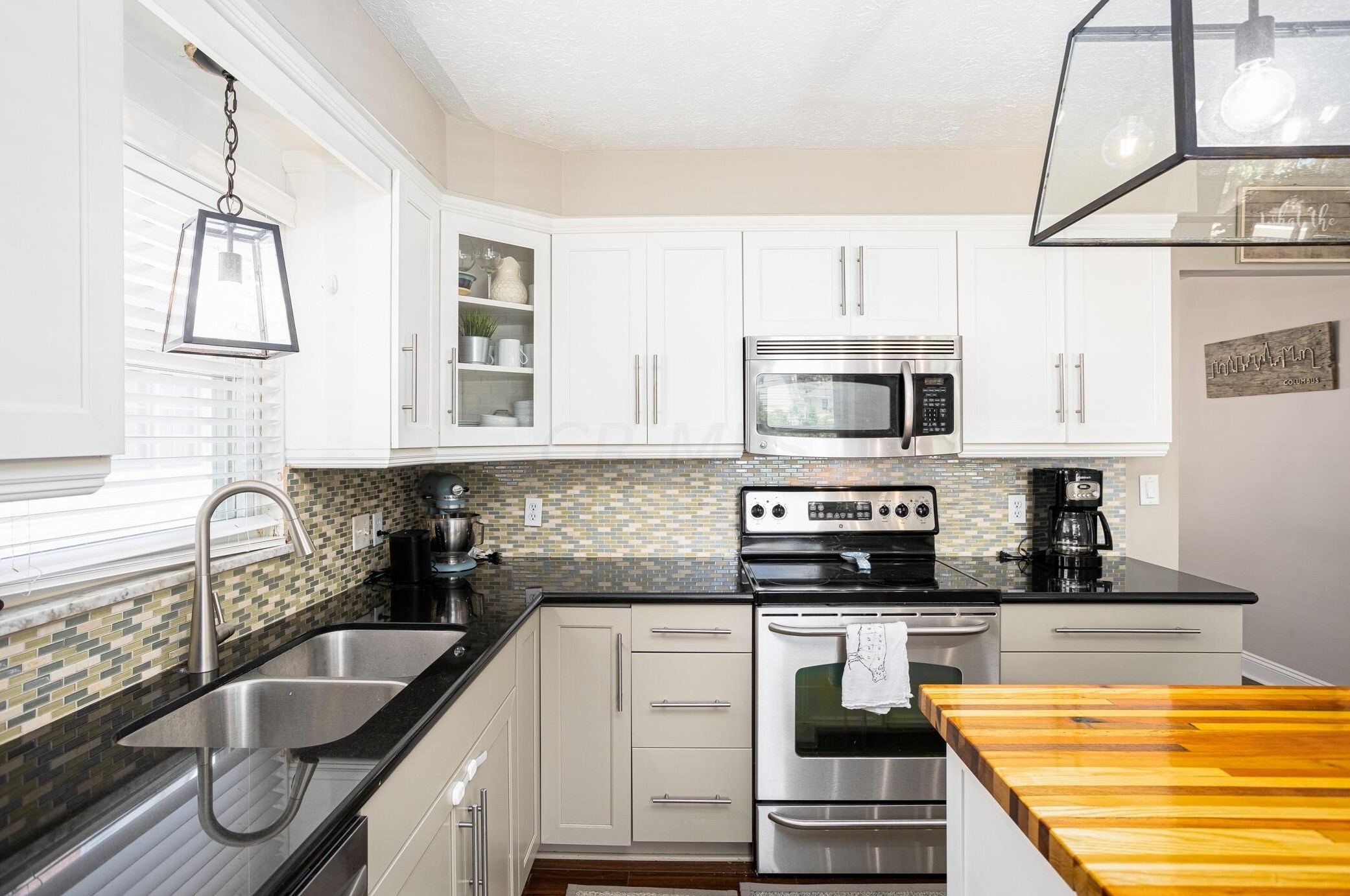 82 Richards Rd, Columbus OH 43214-3749 exterior