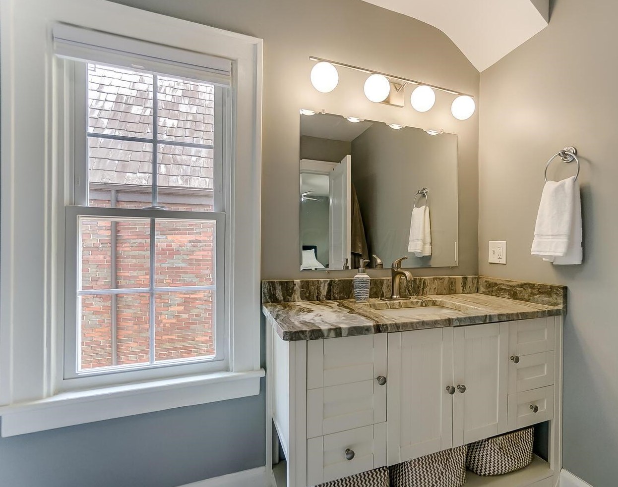 1885 Bryden Rd, Columbus OH 43205-2259 exterior