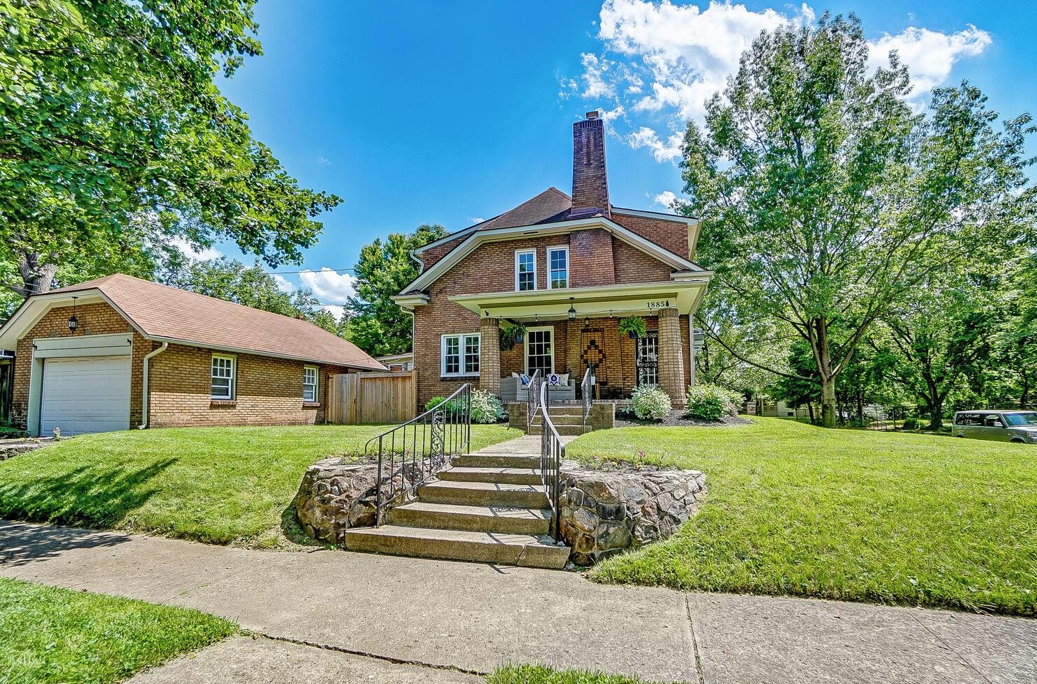 1885 Bryden Rd, Columbus OH 43205-2259 exterior