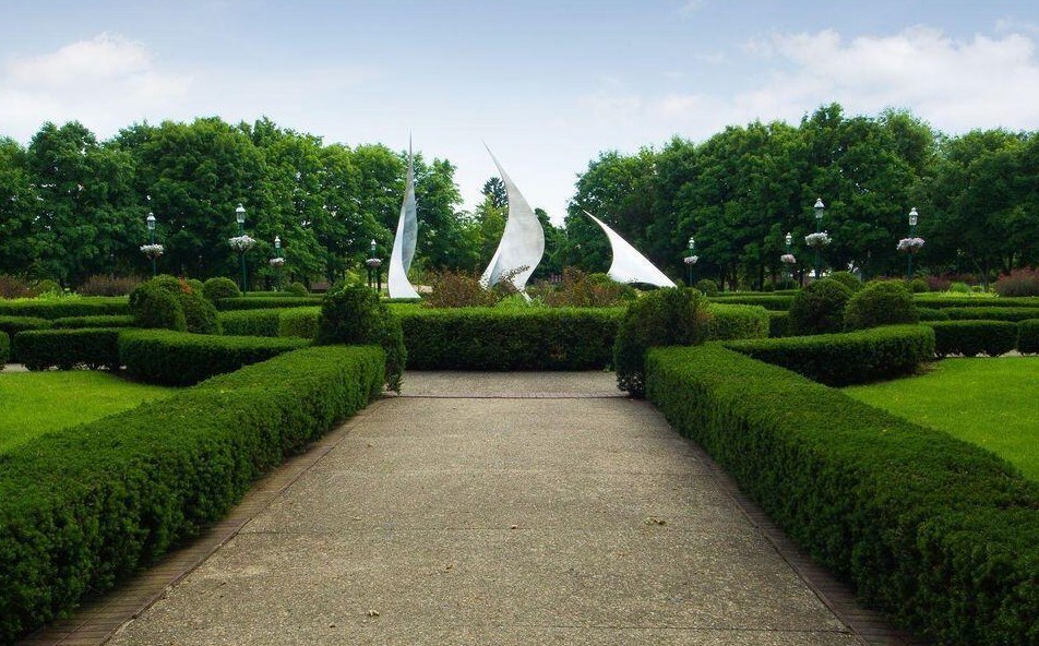 1885 Bryden Rd, Columbus OH 43205-2259 exterior