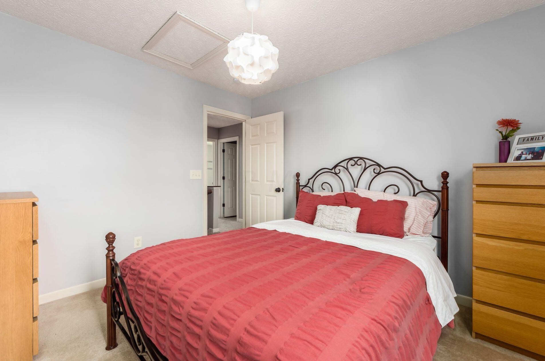 5411 Covington Mdw Dr, Westerville OH  43082-8366 exterior