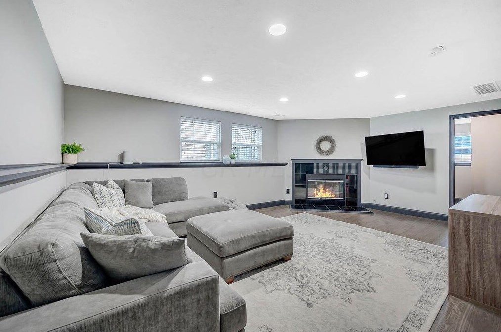 4234 Portobello Dr, Columbus OH 43230-5439 exterior