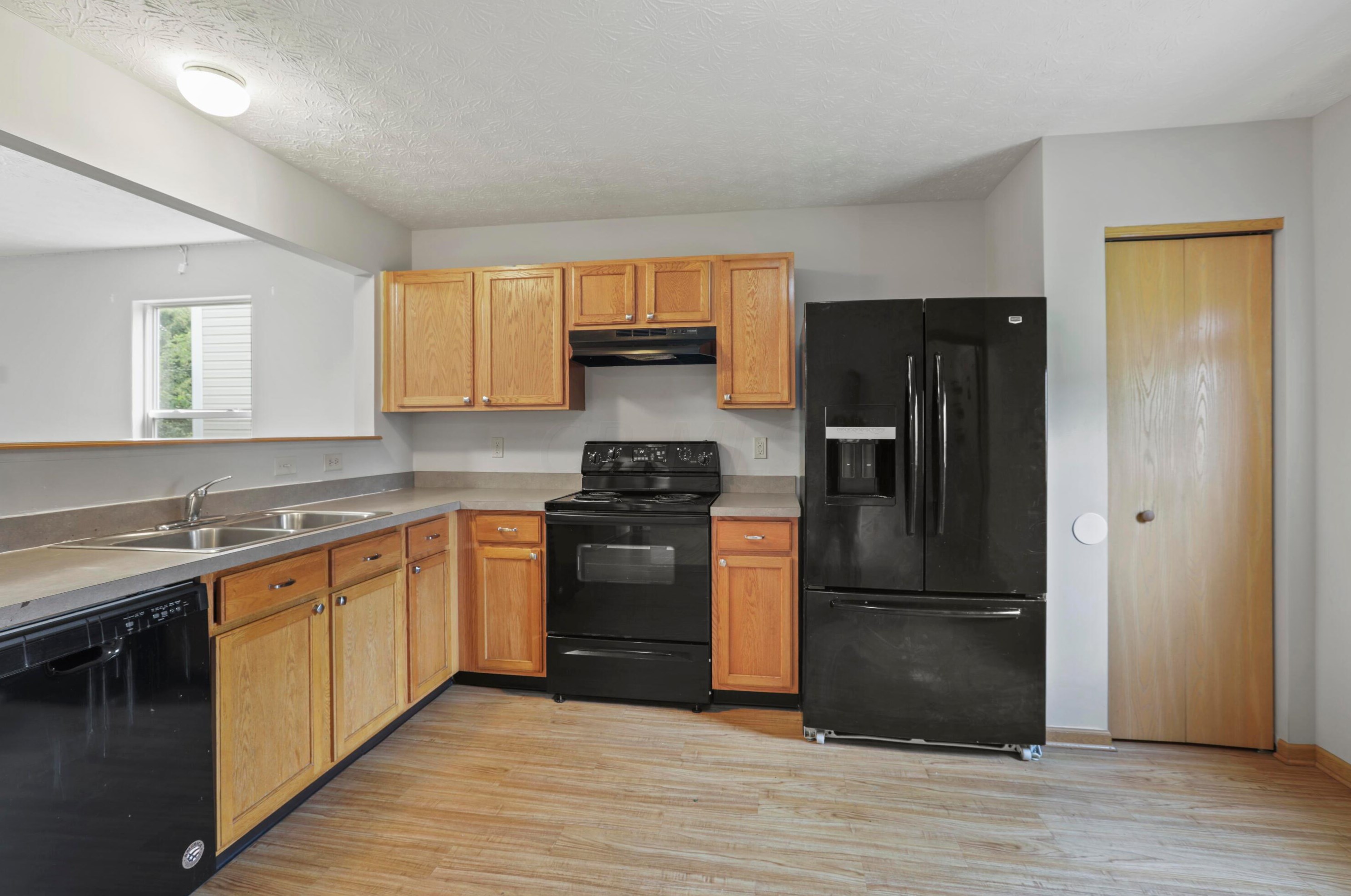 7483 Canal Highlands Blvd, Cnl Wnchstr OH  43110-8088 exterior
