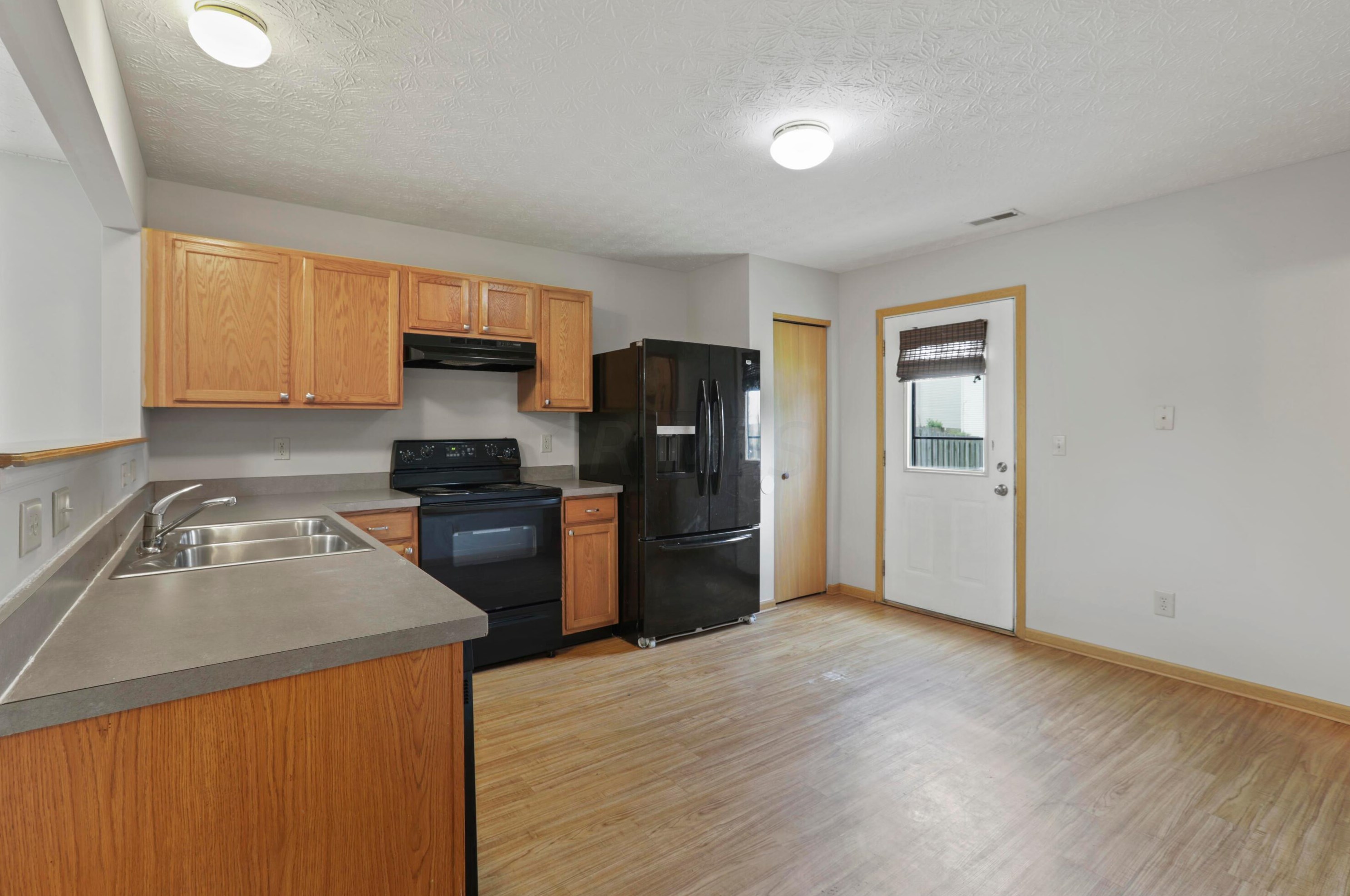 7483 Canal Highlands Blvd, Cnl Wnchstr OH  43110-8088 exterior