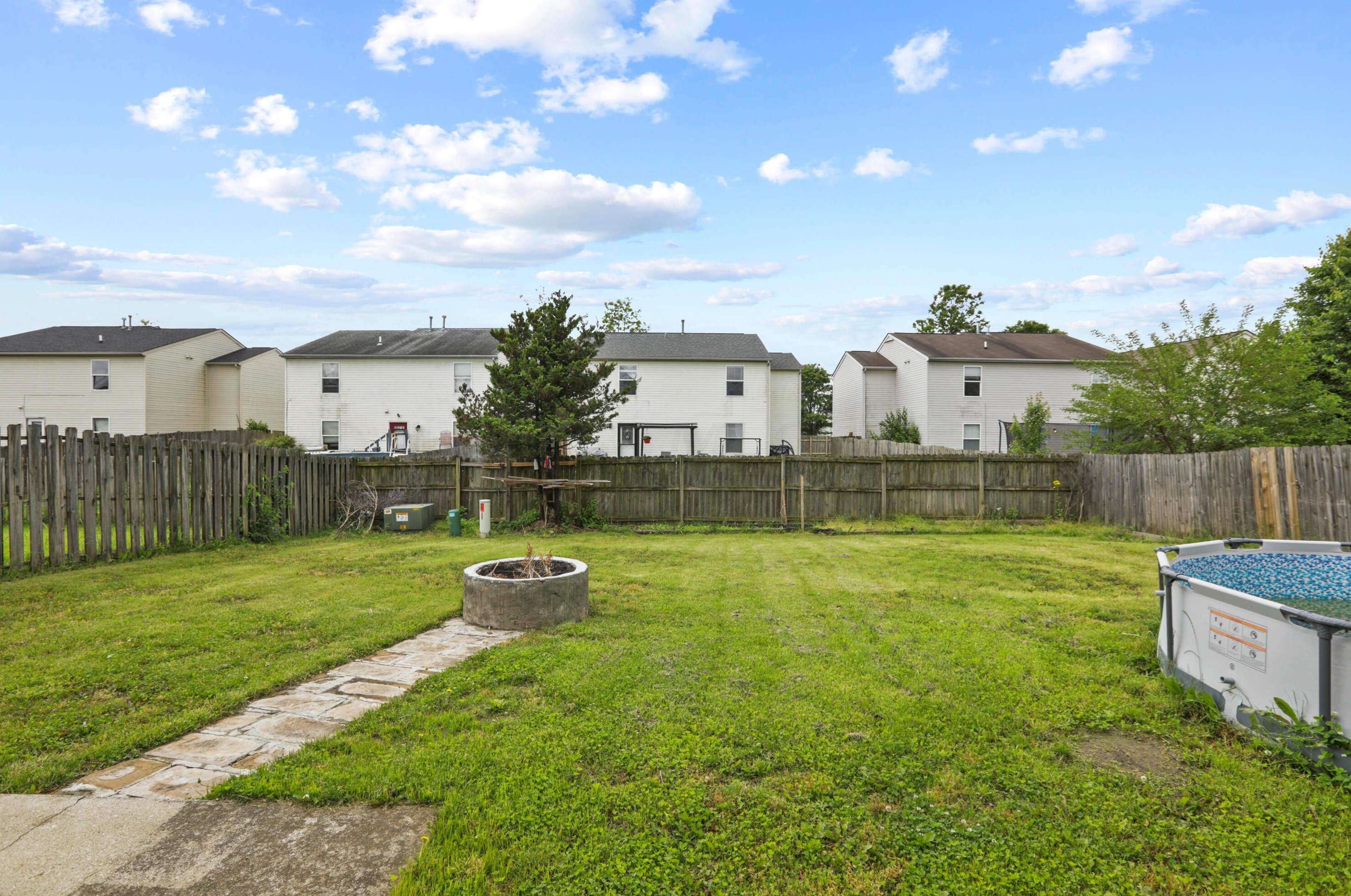 7483 Canal Highlands Blvd, Cnl Wnchstr OH  43110-8088 exterior