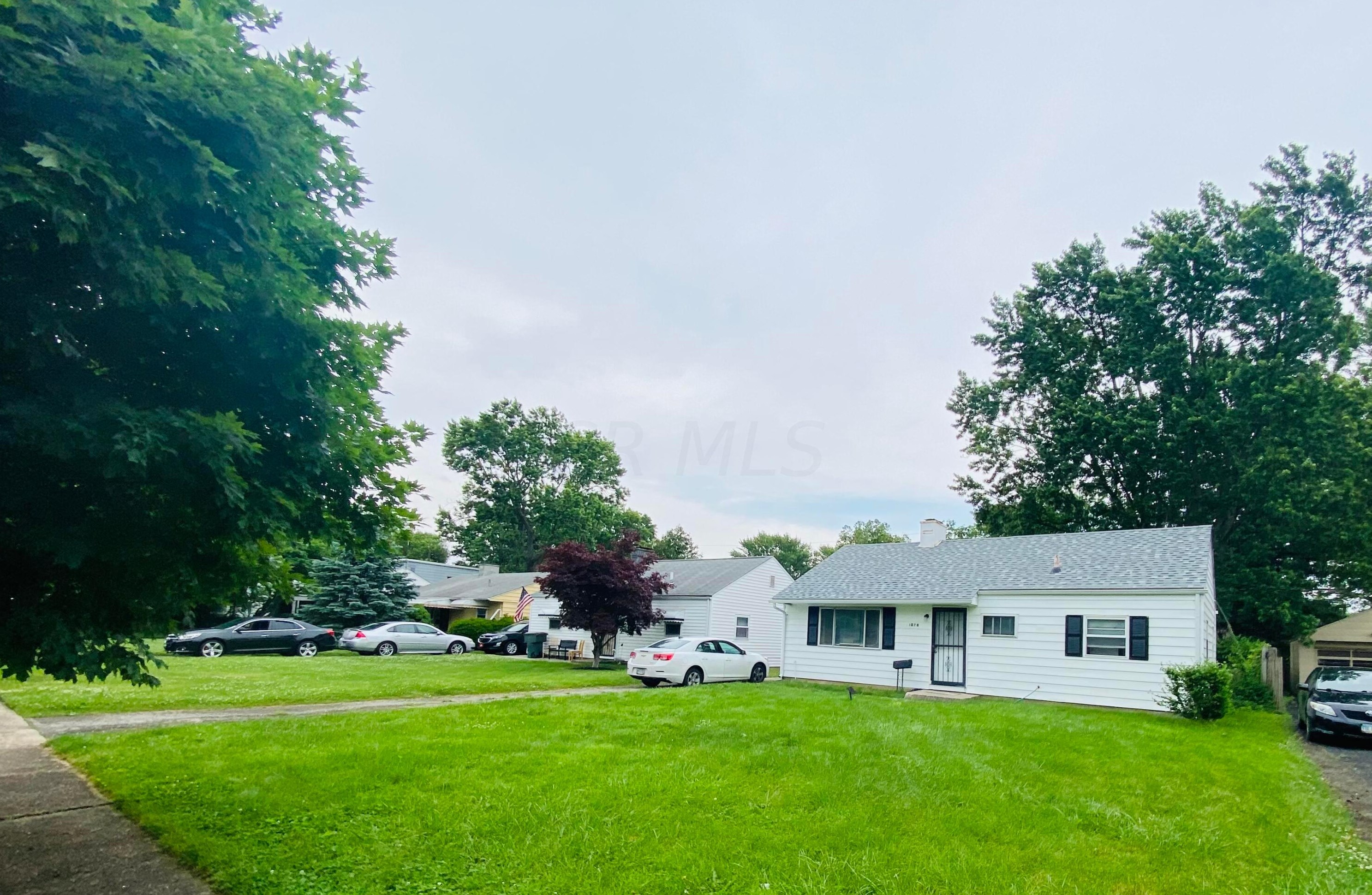 1076 Ashburton Rd, Columbus OH  43227-1031 exterior