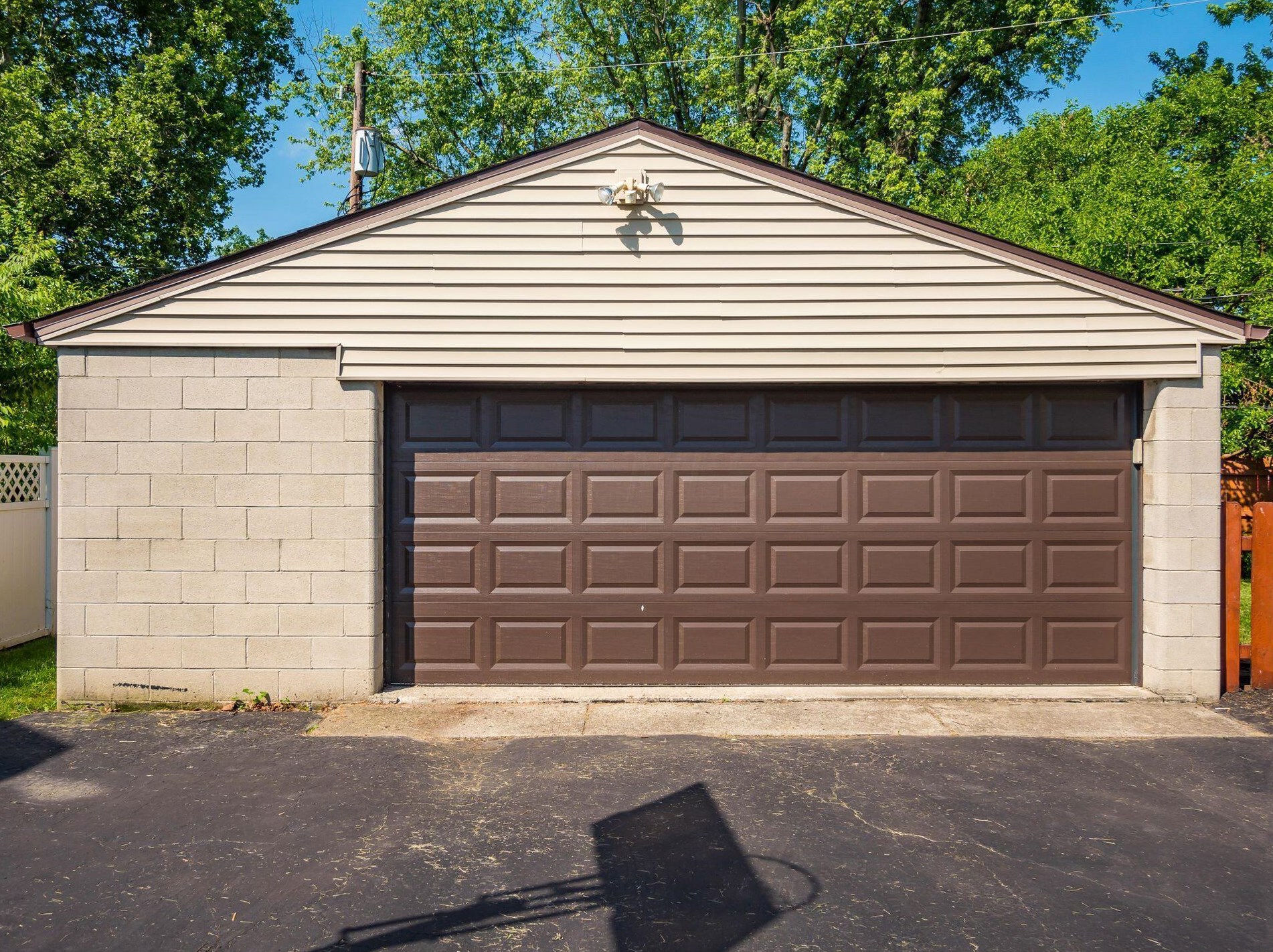 3251 Osceola Dr, Columbus OH 43224-4077 exterior