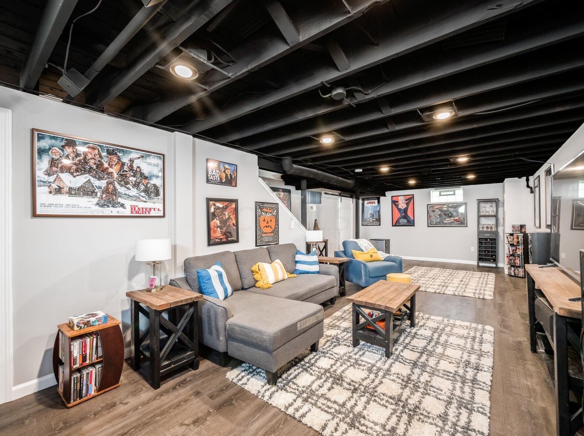 3251 Osceola Dr, Columbus OH 43224-4077 exterior