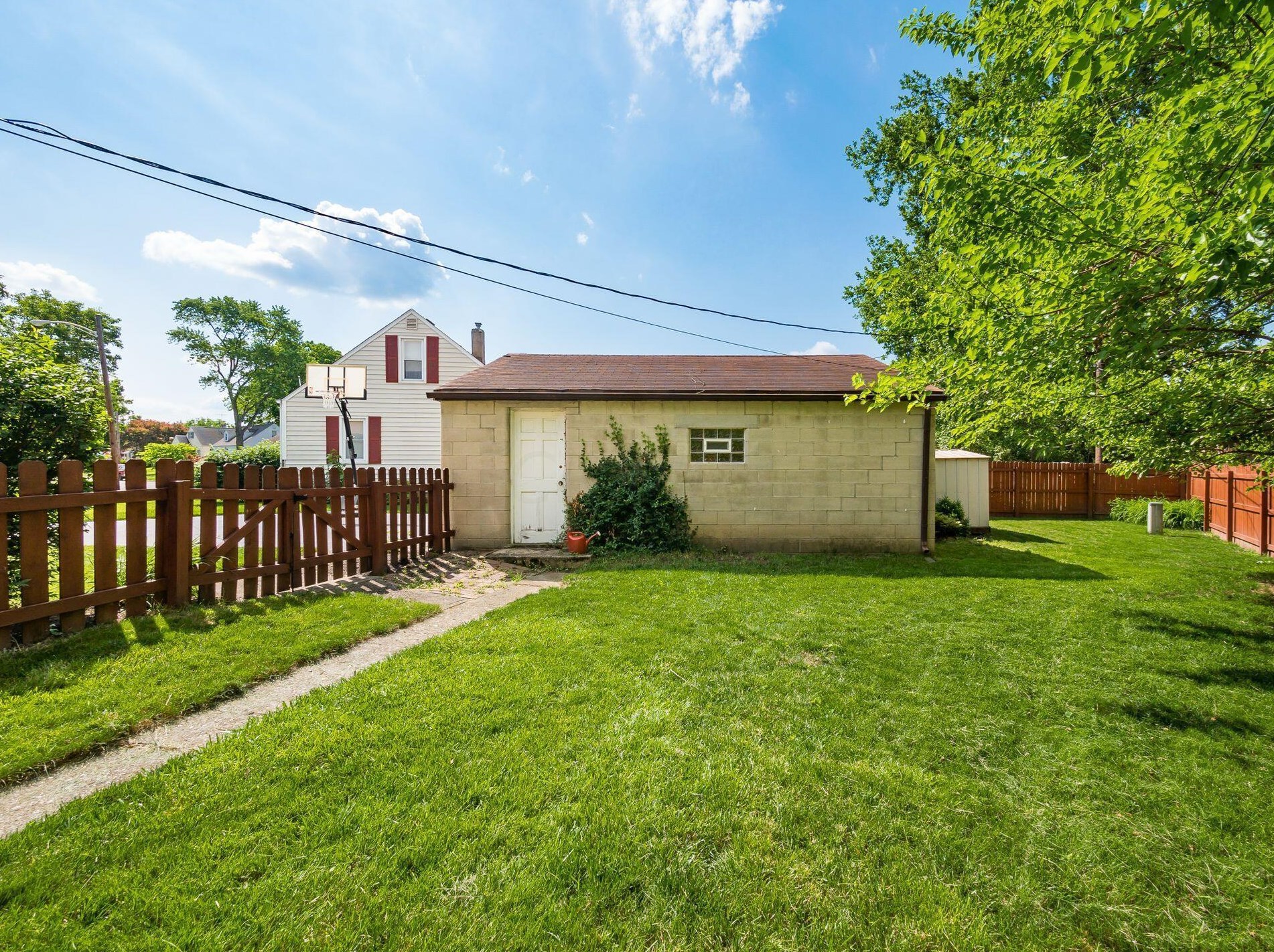 3251 Osceola Dr, Columbus OH 43224-4077 exterior