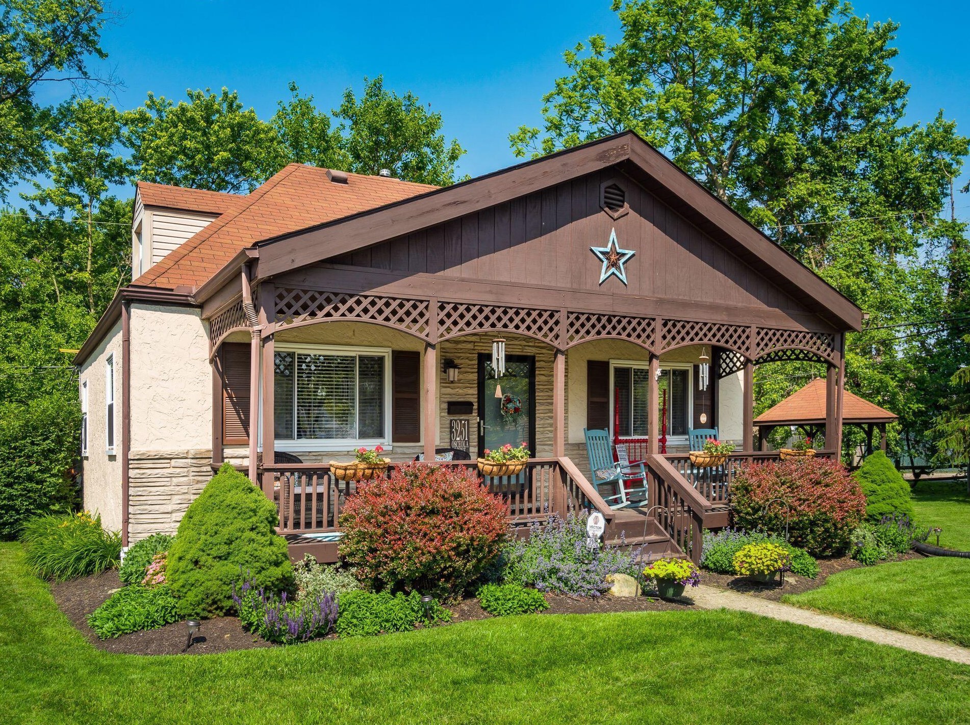 3251 Osceola Dr, Columbus OH 43224-4077 exterior