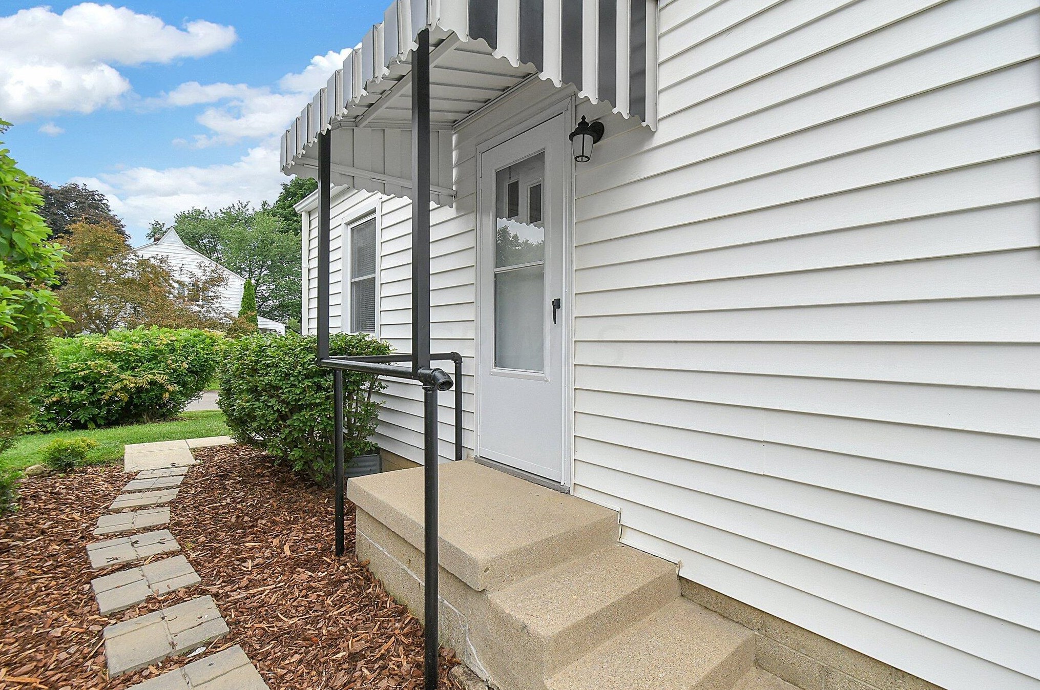 554 Tibet Rd, Columbus OH 43202-1433 exterior