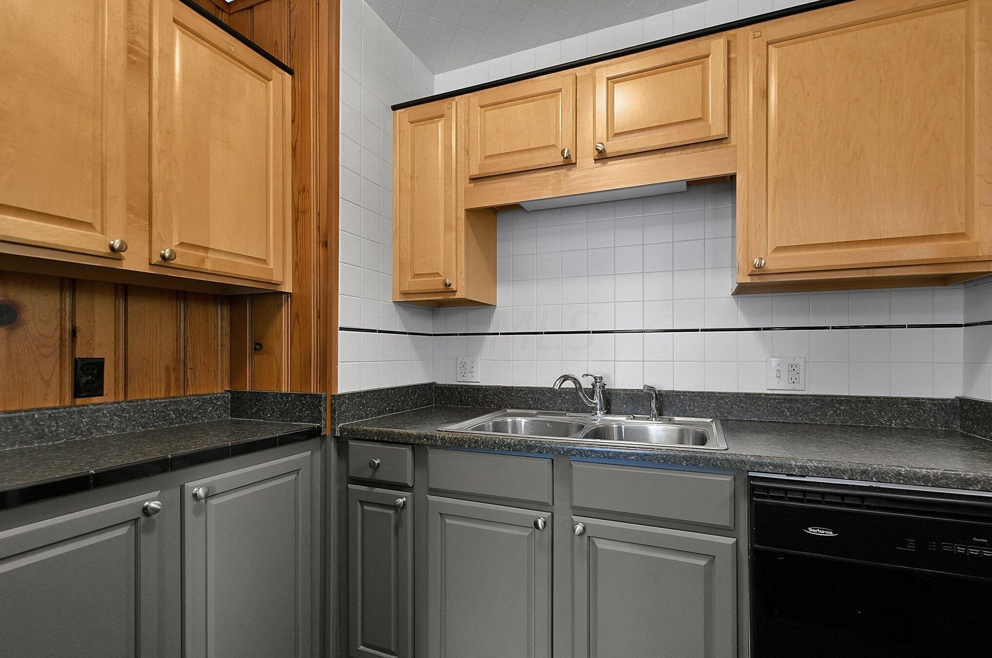 554 Tibet Rd, Columbus OH 43202-1433 exterior