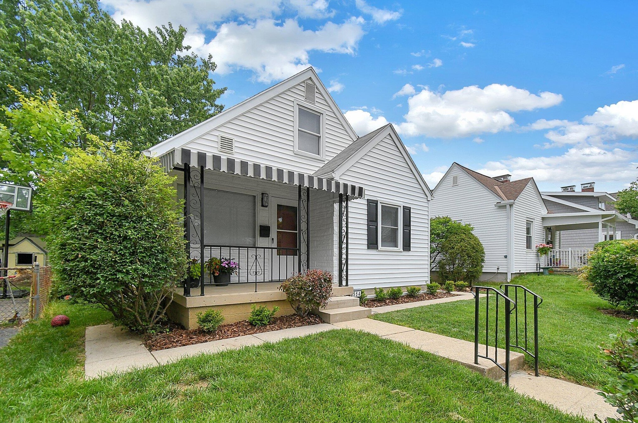 554 Tibet Rd, Columbus OH 43202-1433 exterior