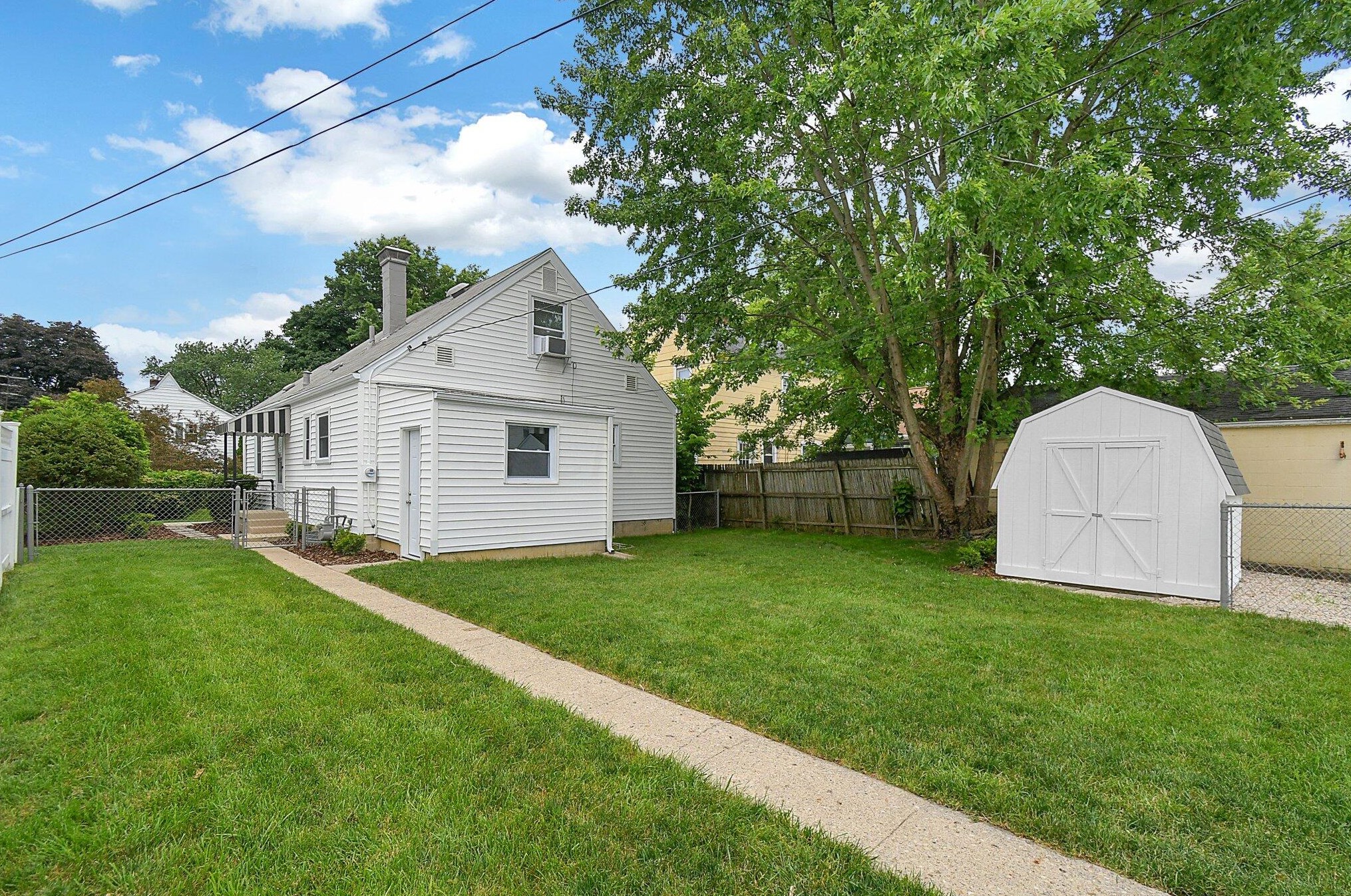 554 Tibet Rd, Columbus OH 43202-1433 exterior