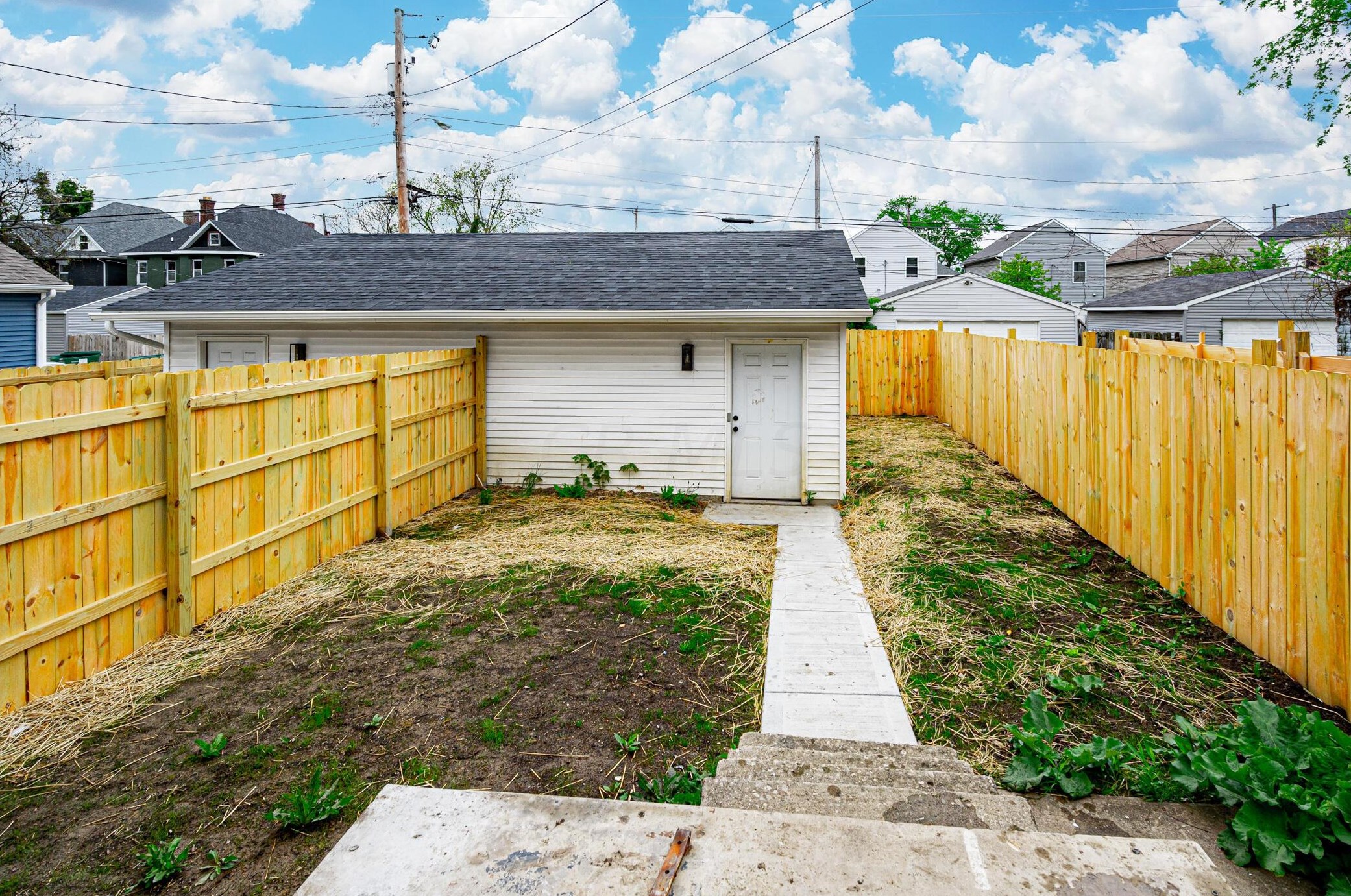 251 Miami Ave, Columbus OH 43203-1866 exterior