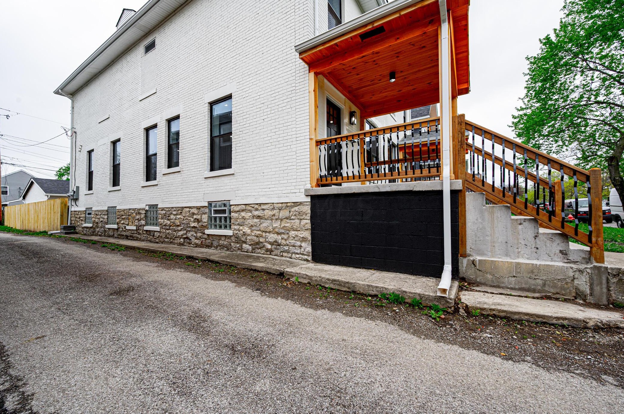 251 Miami Ave, Columbus OH 43203-1866 exterior