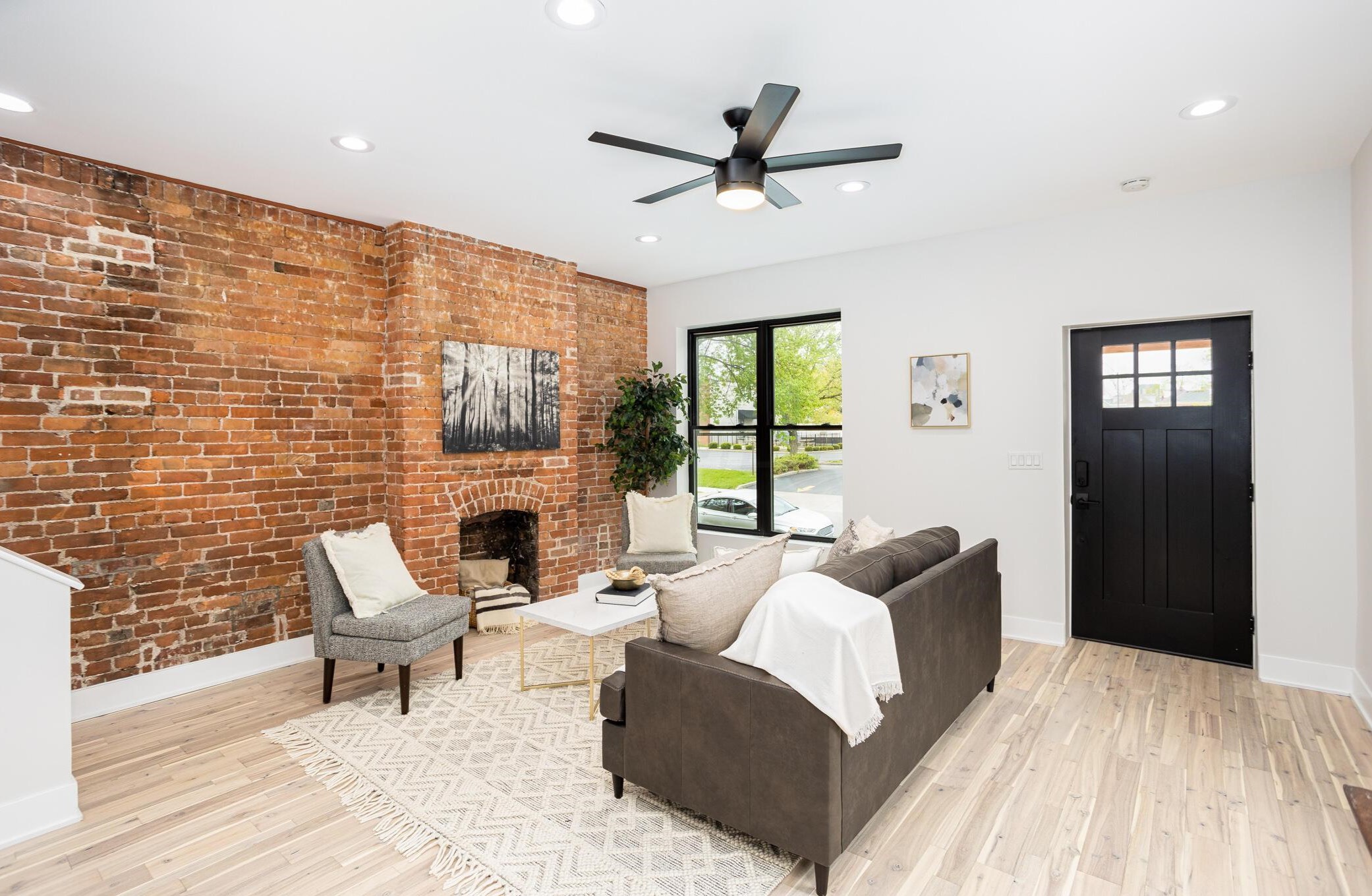 251 Miami Ave, Columbus OH 43203-1866 exterior