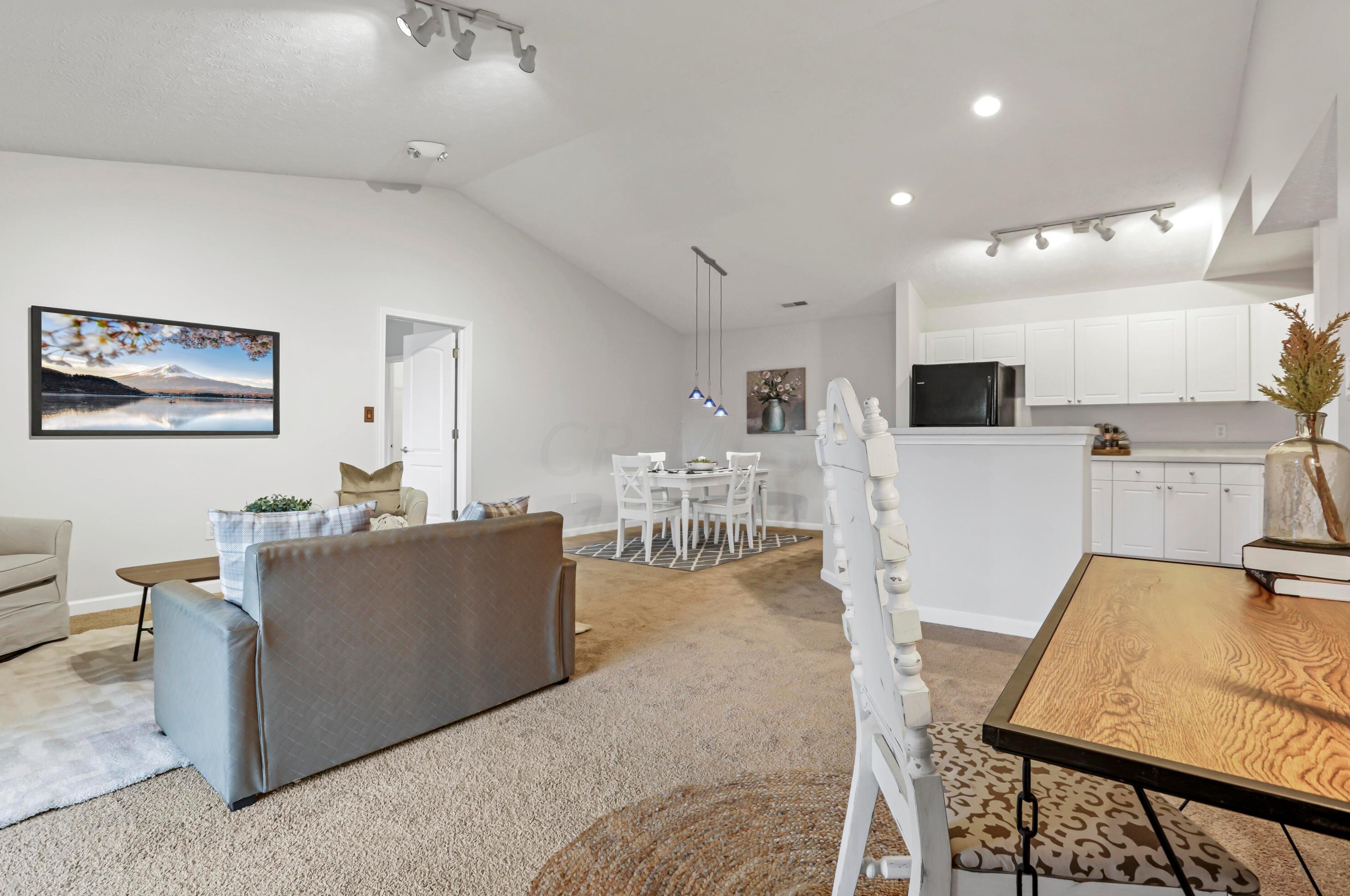 1959 Fortstone Ln, Columbus OH exterior