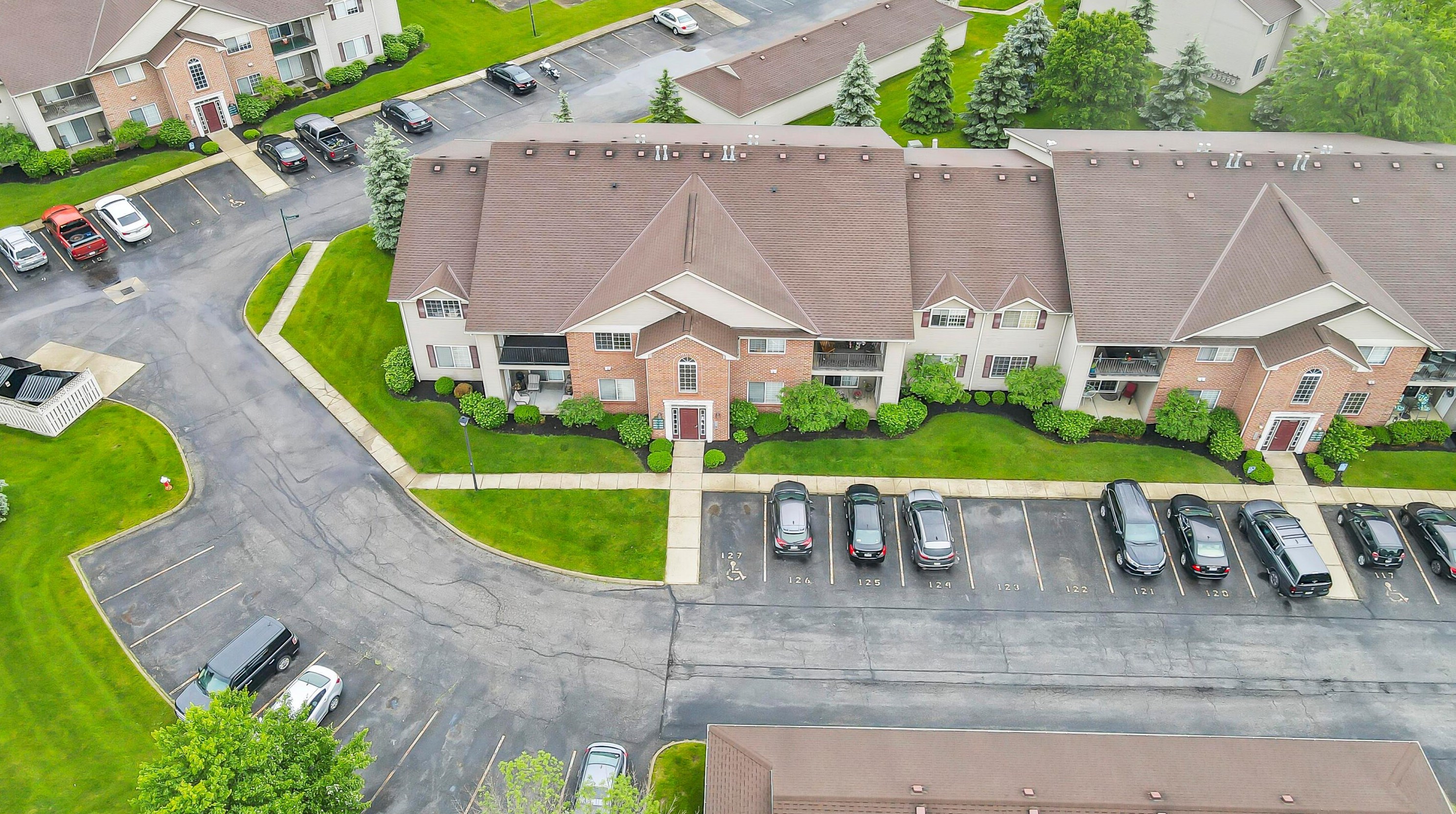 1959 Fortstone Ln, Columbus OH exterior