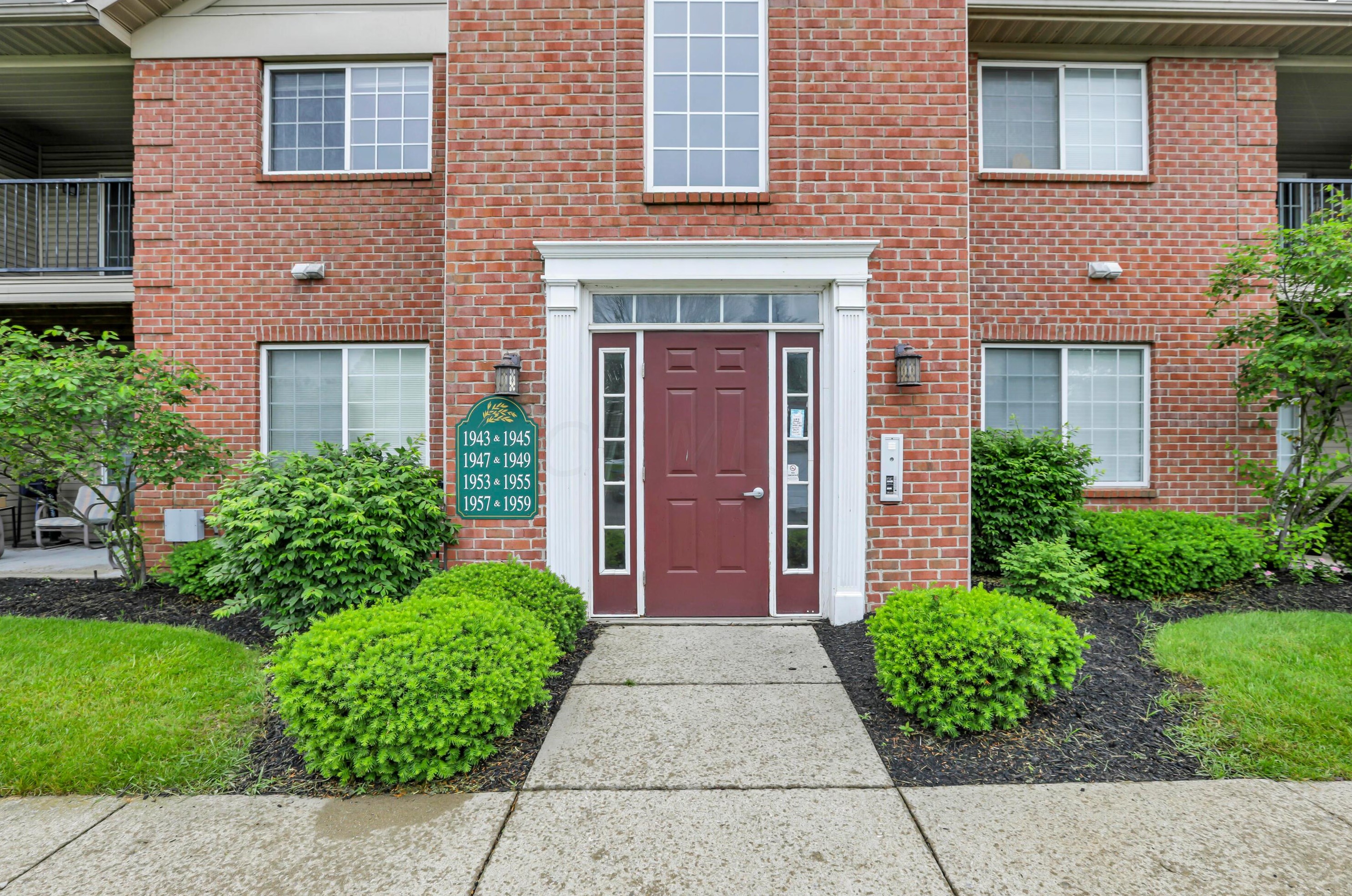 1959 Fortstone Ln, Columbus OH exterior