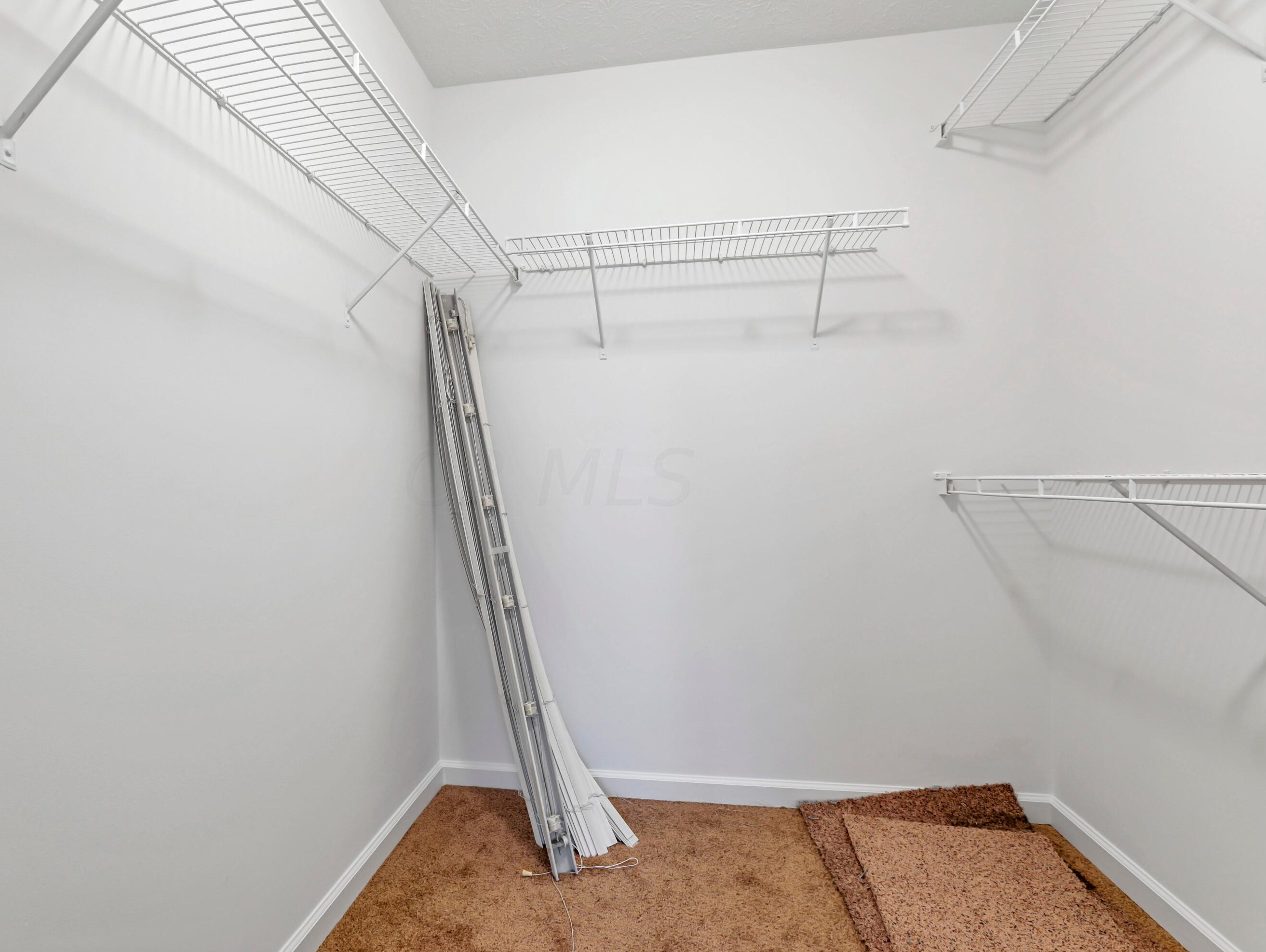 1959 Fortstone Ln, Columbus OH exterior