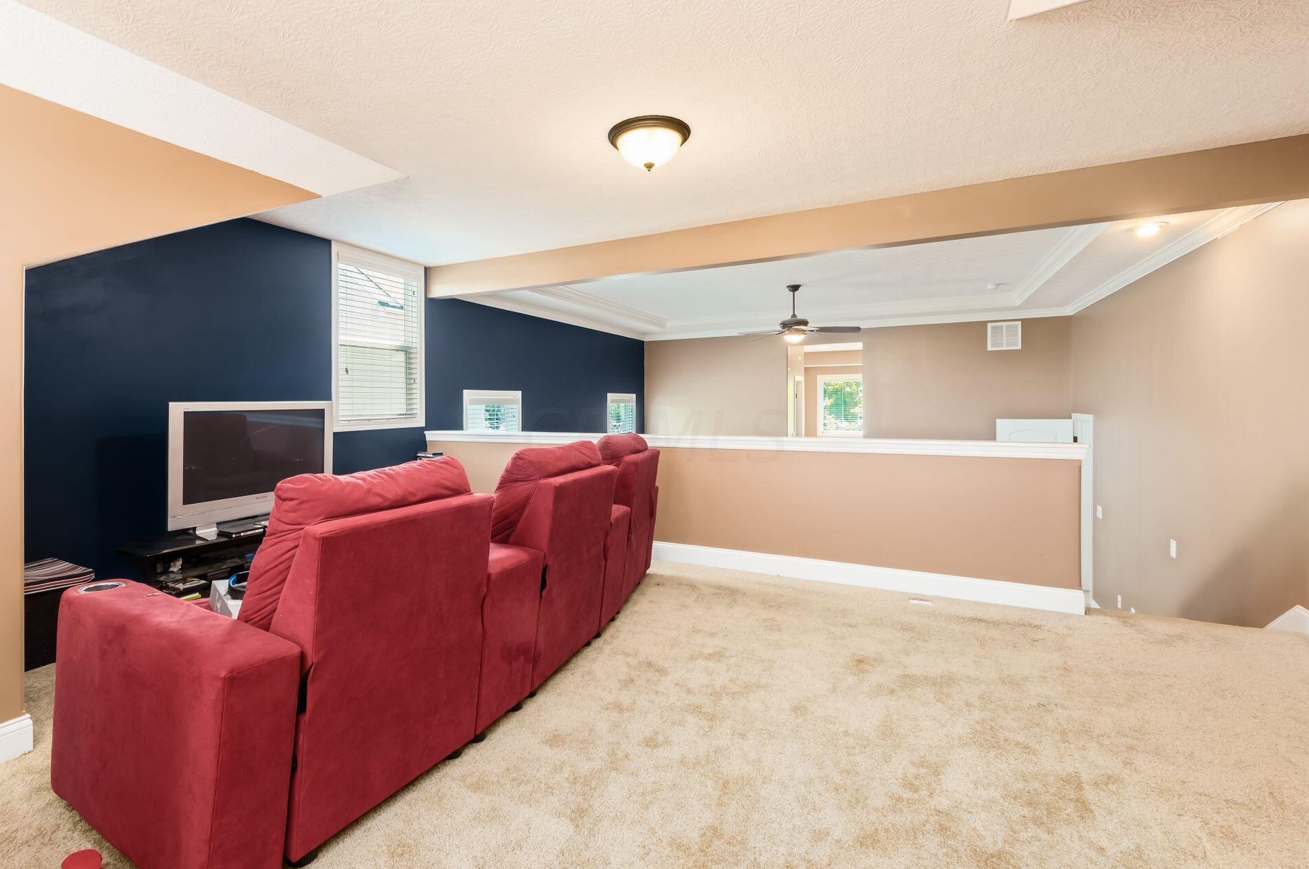 6061 Baumeister Dr, Hilliard OH 43026-6703 exterior