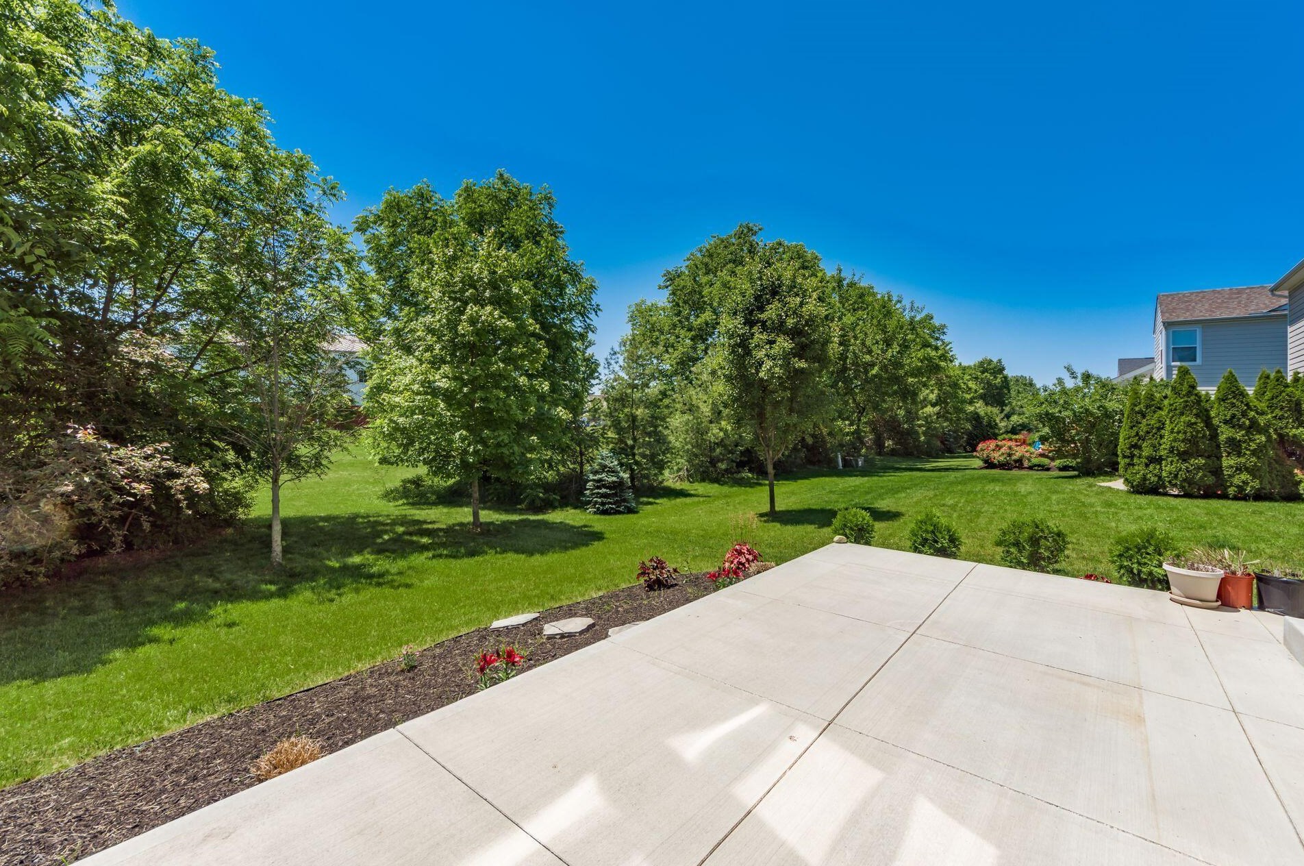 6061 Baumeister Dr, Hilliard OH 43026-6703 exterior