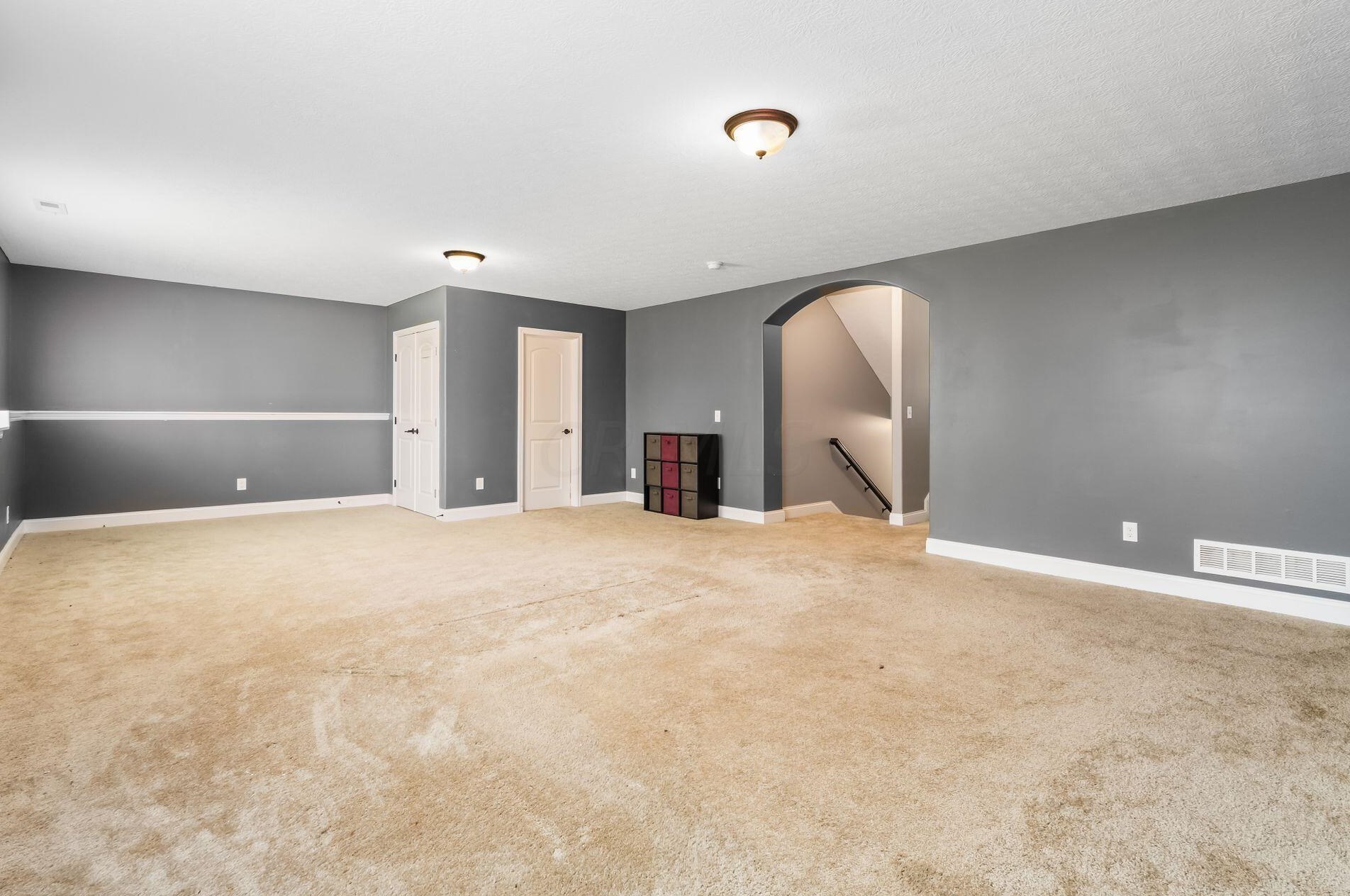 6061 Baumeister Dr, Hilliard OH 43026-6703 exterior