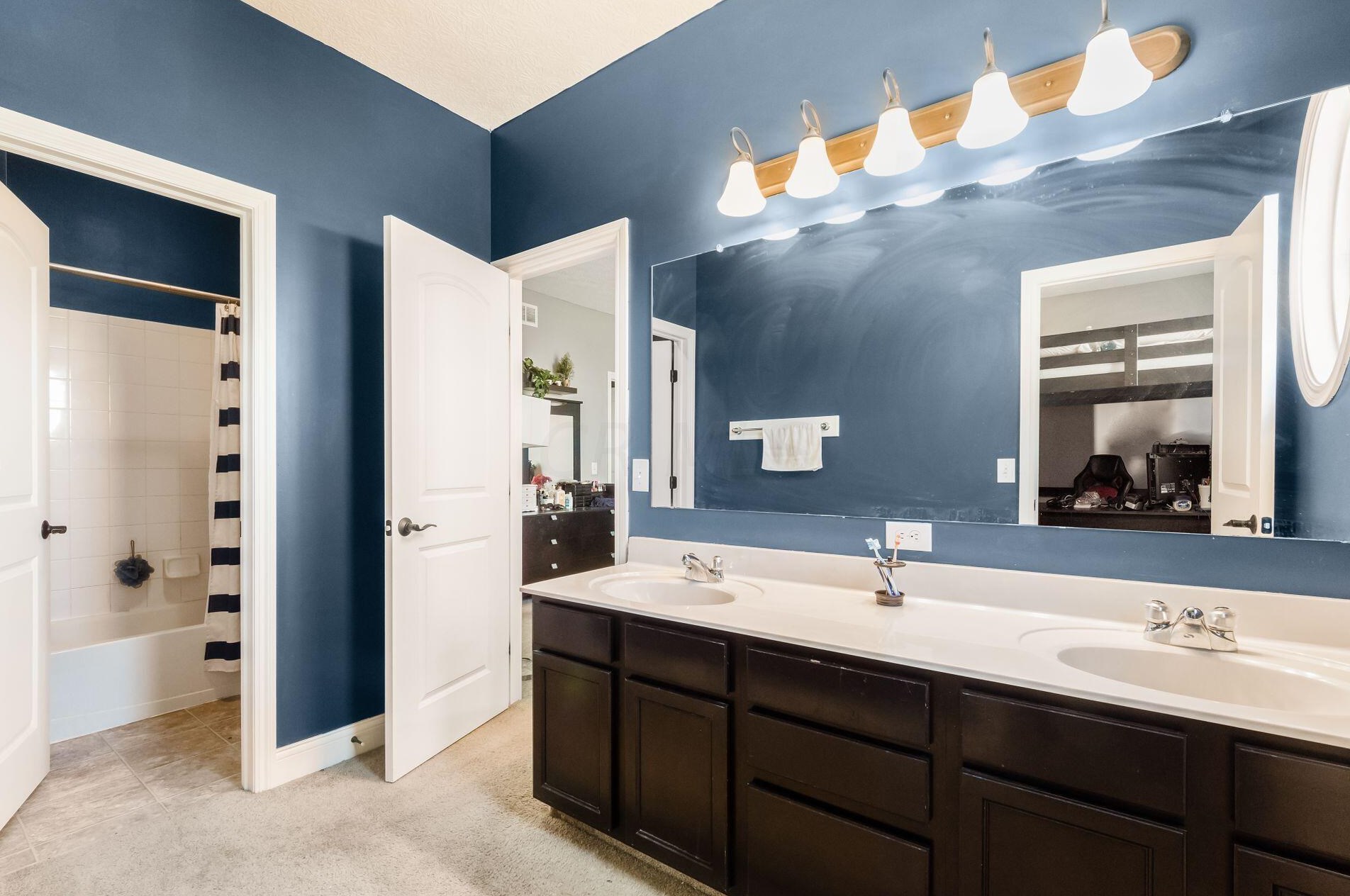 6061 Baumeister Dr, Hilliard OH 43026-6703 exterior