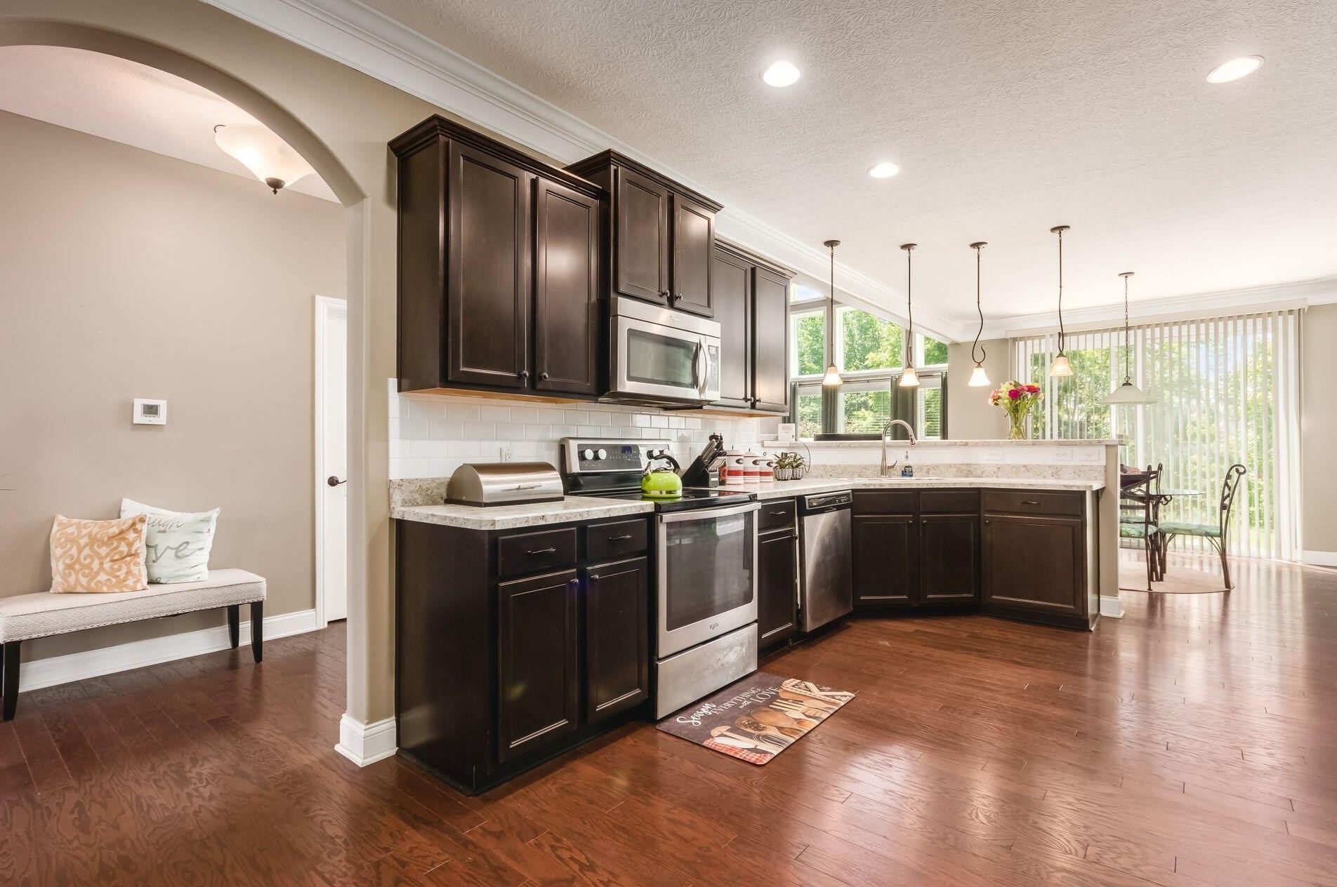 6061 Baumeister Dr, Hilliard OH 43026-6703 exterior