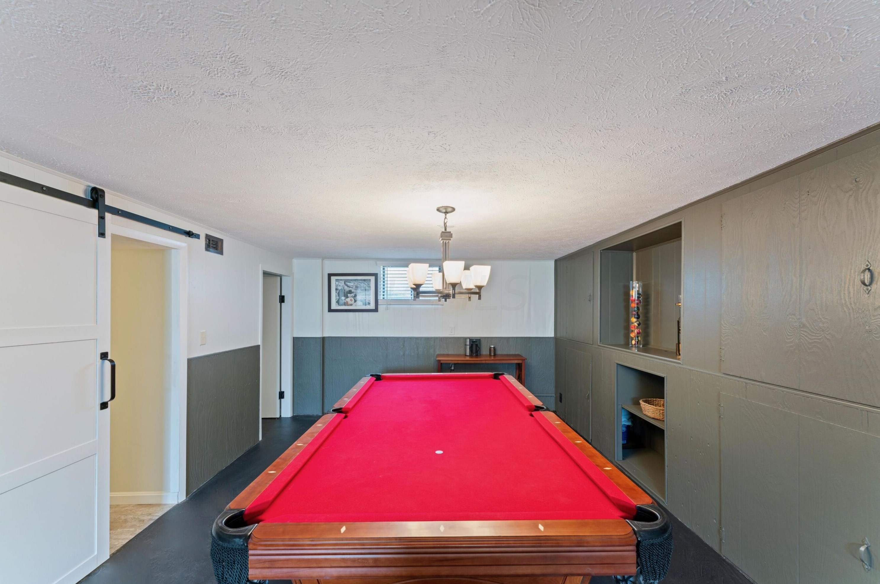 1061 Strimple Ave, Columbus OH 43229-5046 exterior