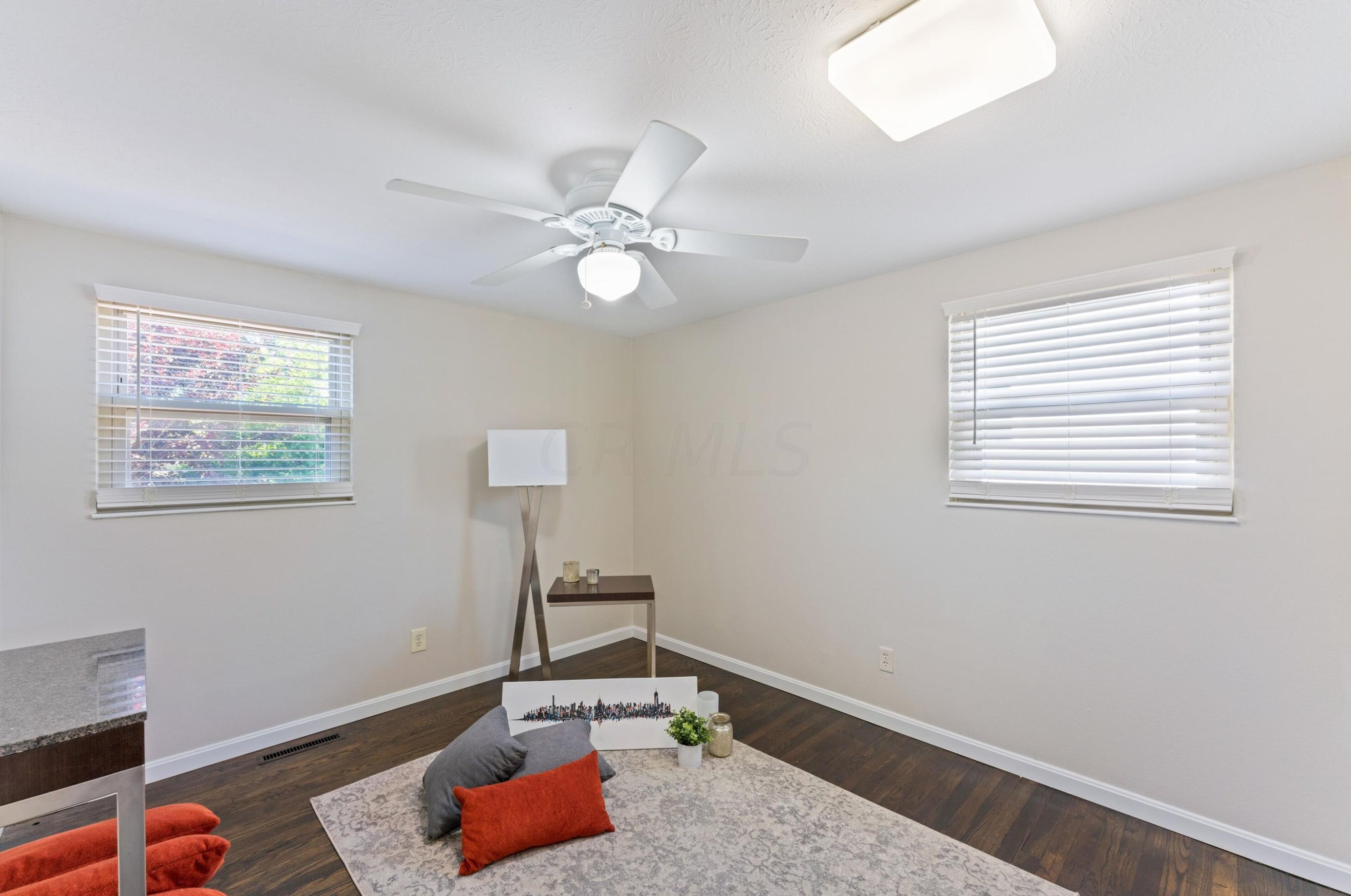 1061 Strimple Ave, Columbus OH 43229-5046 exterior