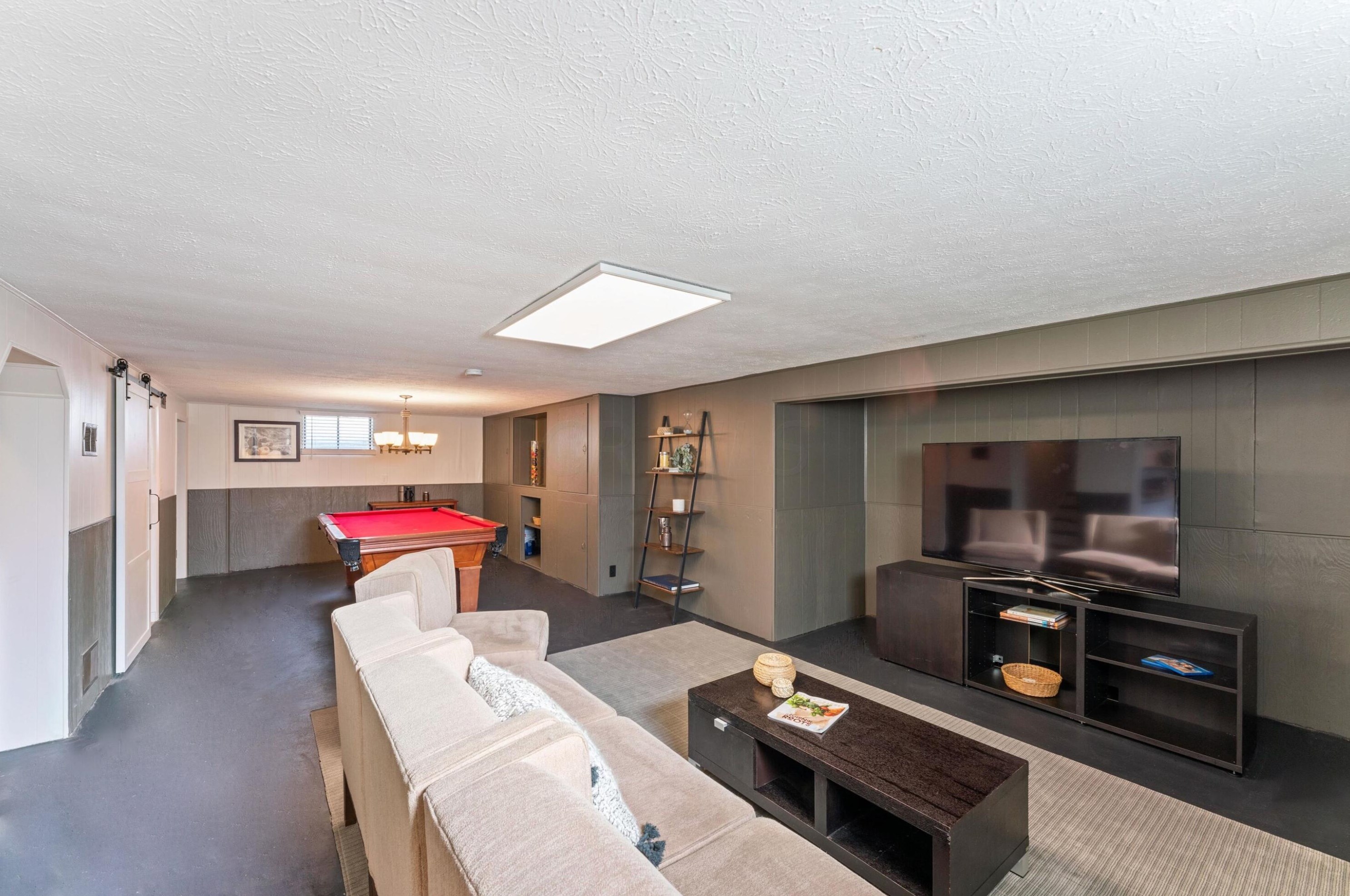 1061 Strimple Ave, Columbus OH 43229-5046 exterior