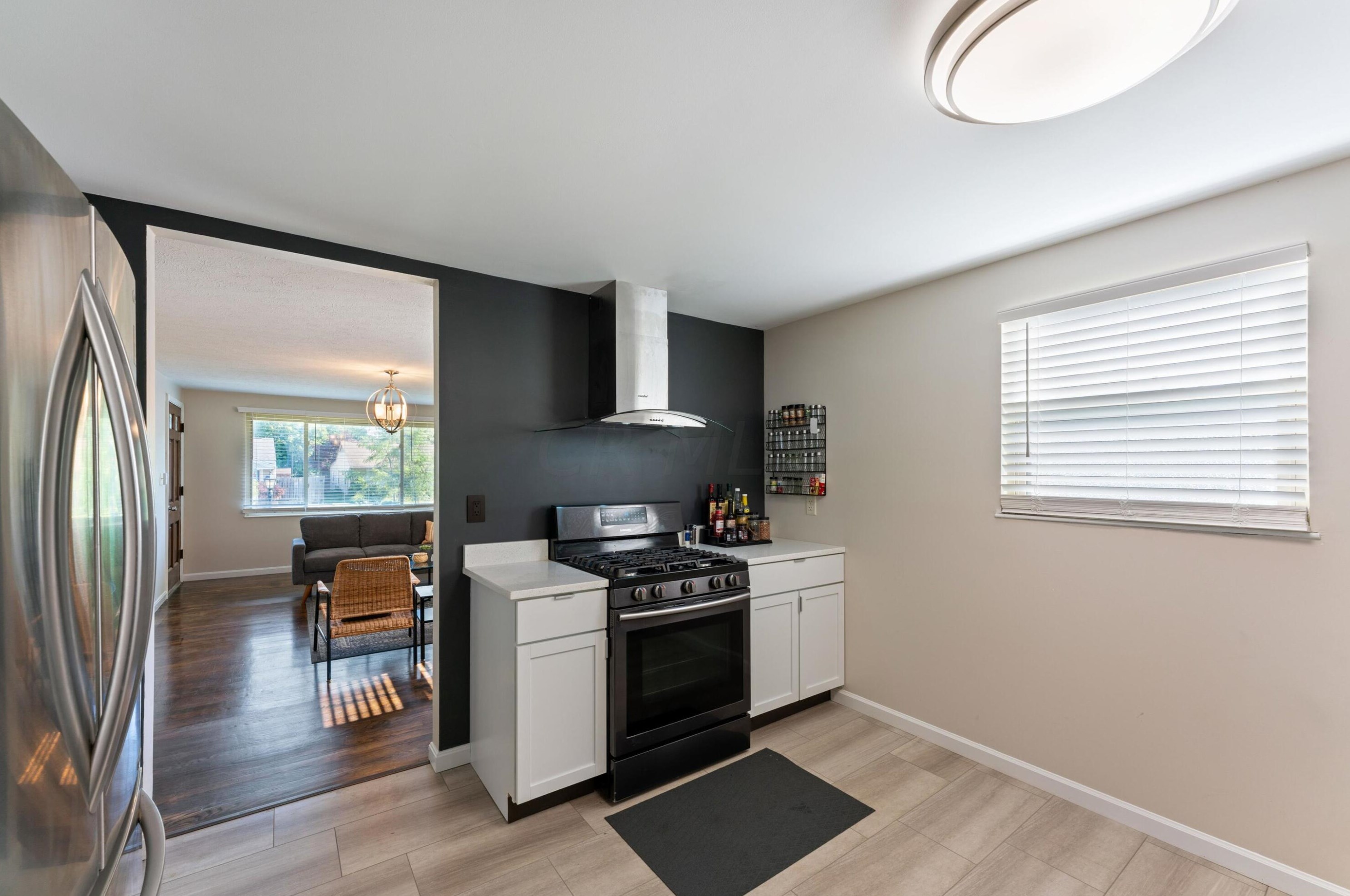 1061 Strimple Ave, Columbus OH 43229-5046 exterior