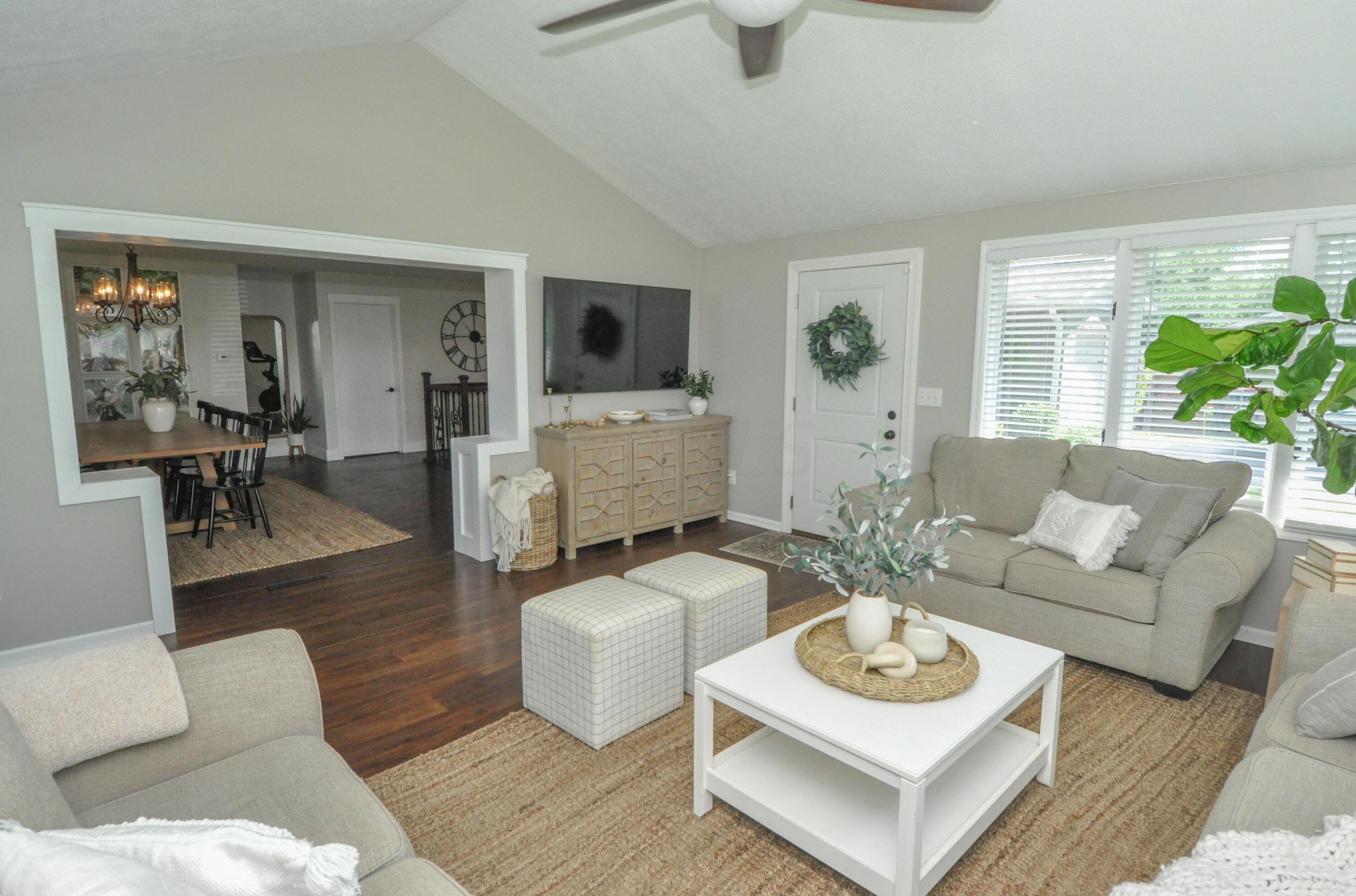 1470 Demorest Rd, Columbus OH 43204-1241 exterior