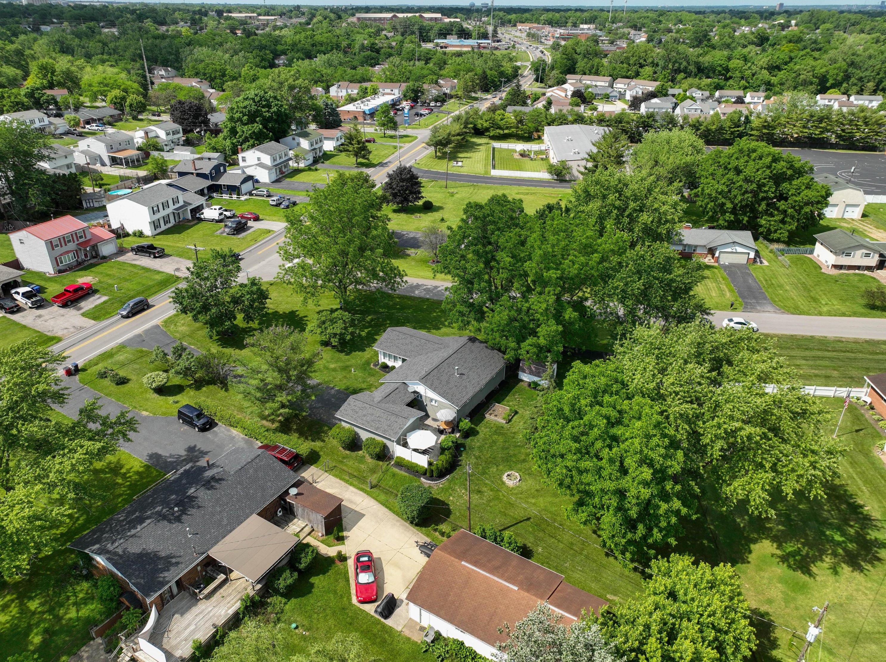 1470 Demorest Rd, Columbus OH 43204-1241 exterior