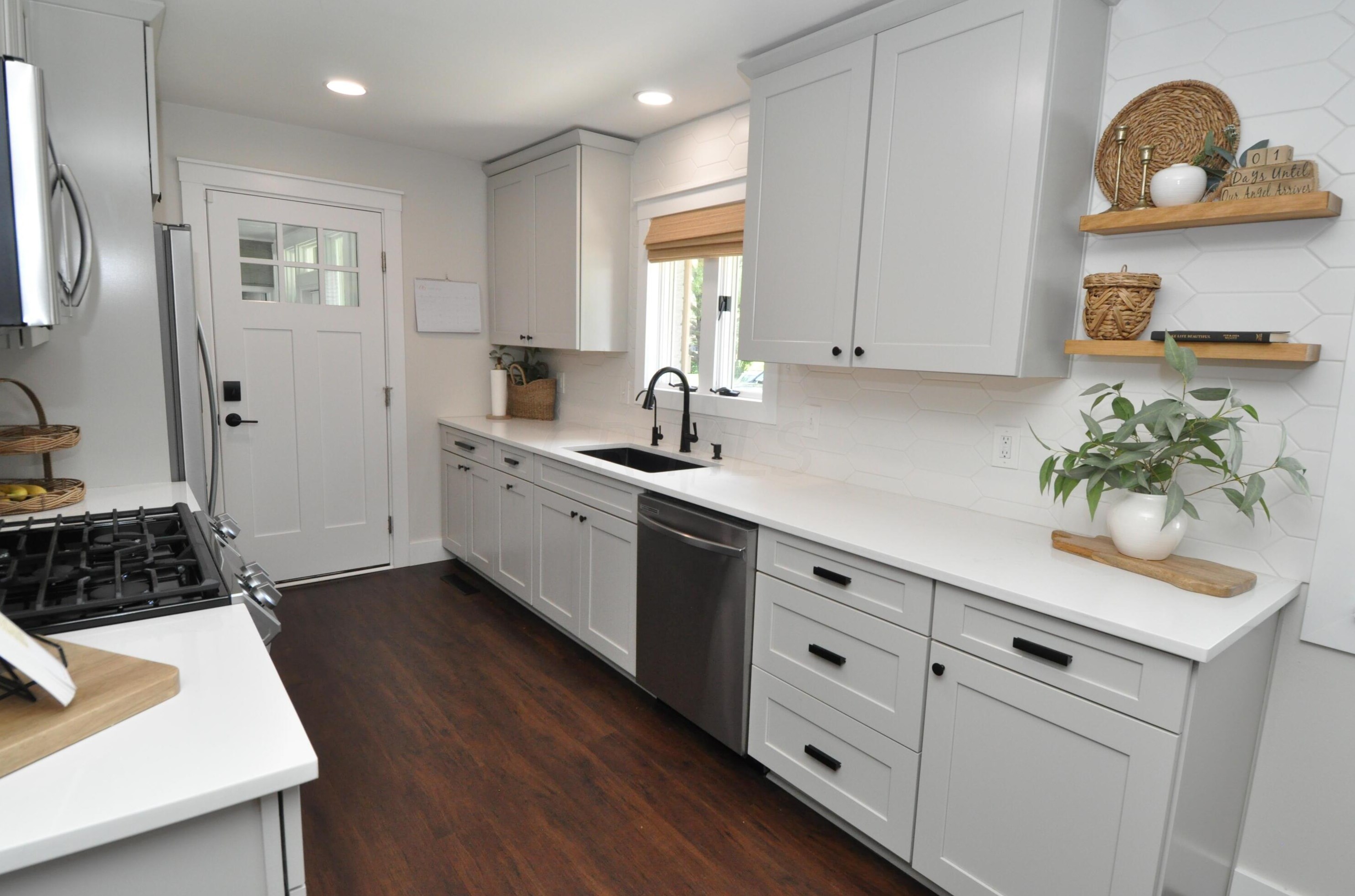 1470 Demorest Rd, Columbus OH 43204-1241 exterior