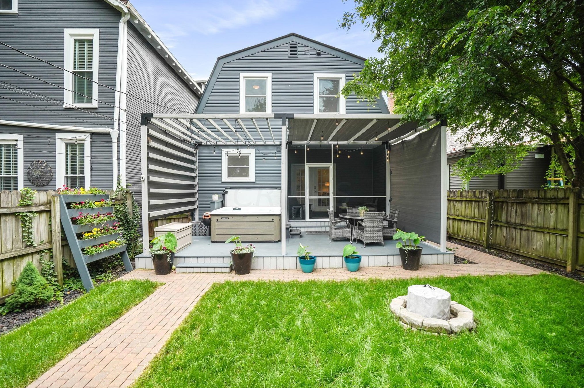 90 Gates St, Columbus OH 43206-3621 exterior