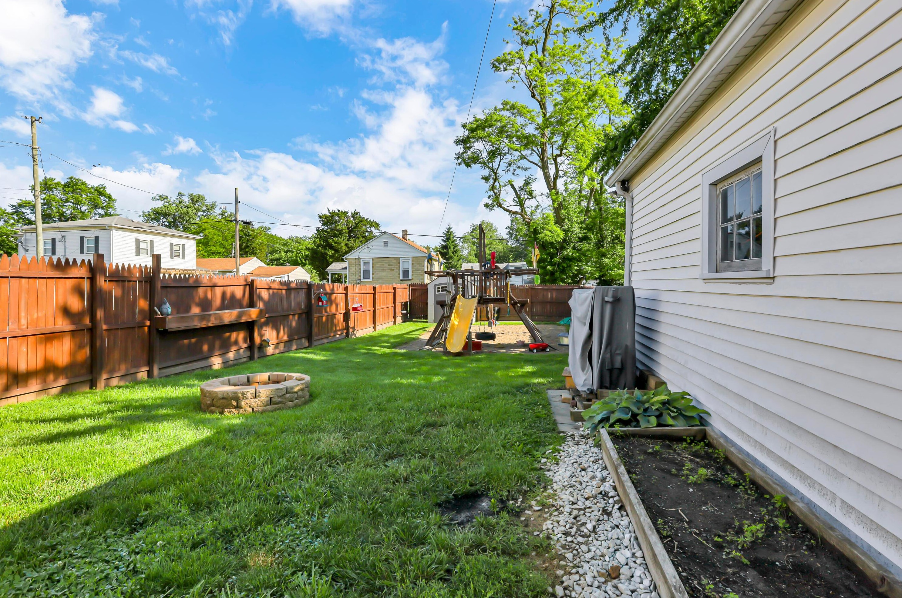 1407 Wheeling St, Lancaster OH 43130-3708 exterior