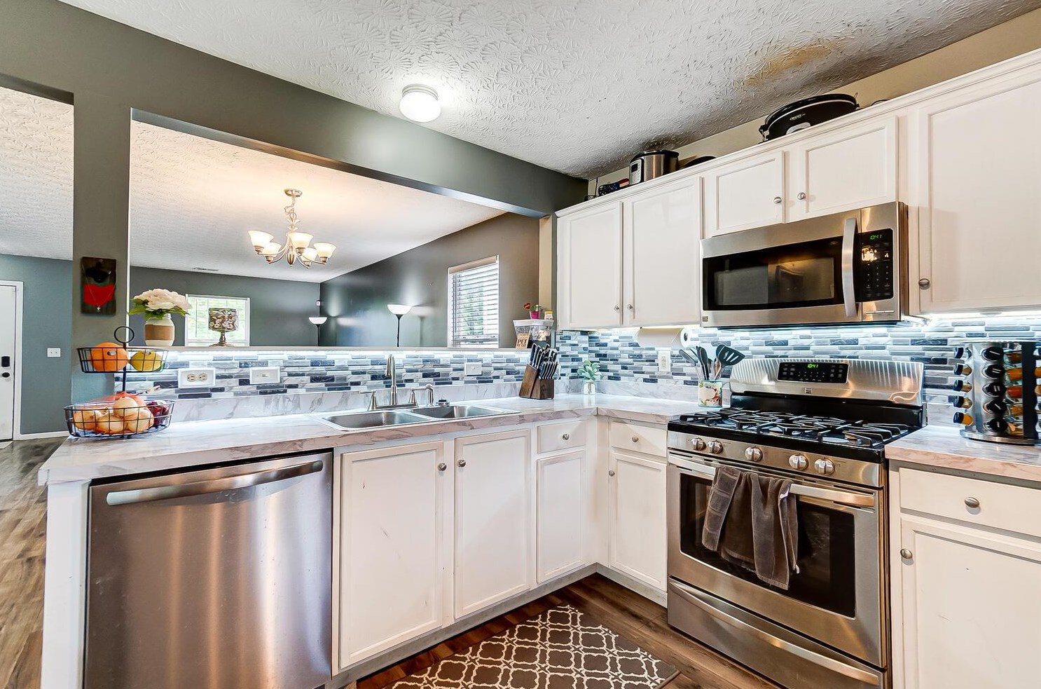 4671 Galecrest Dr, Columbus OH 43207-8761 exterior