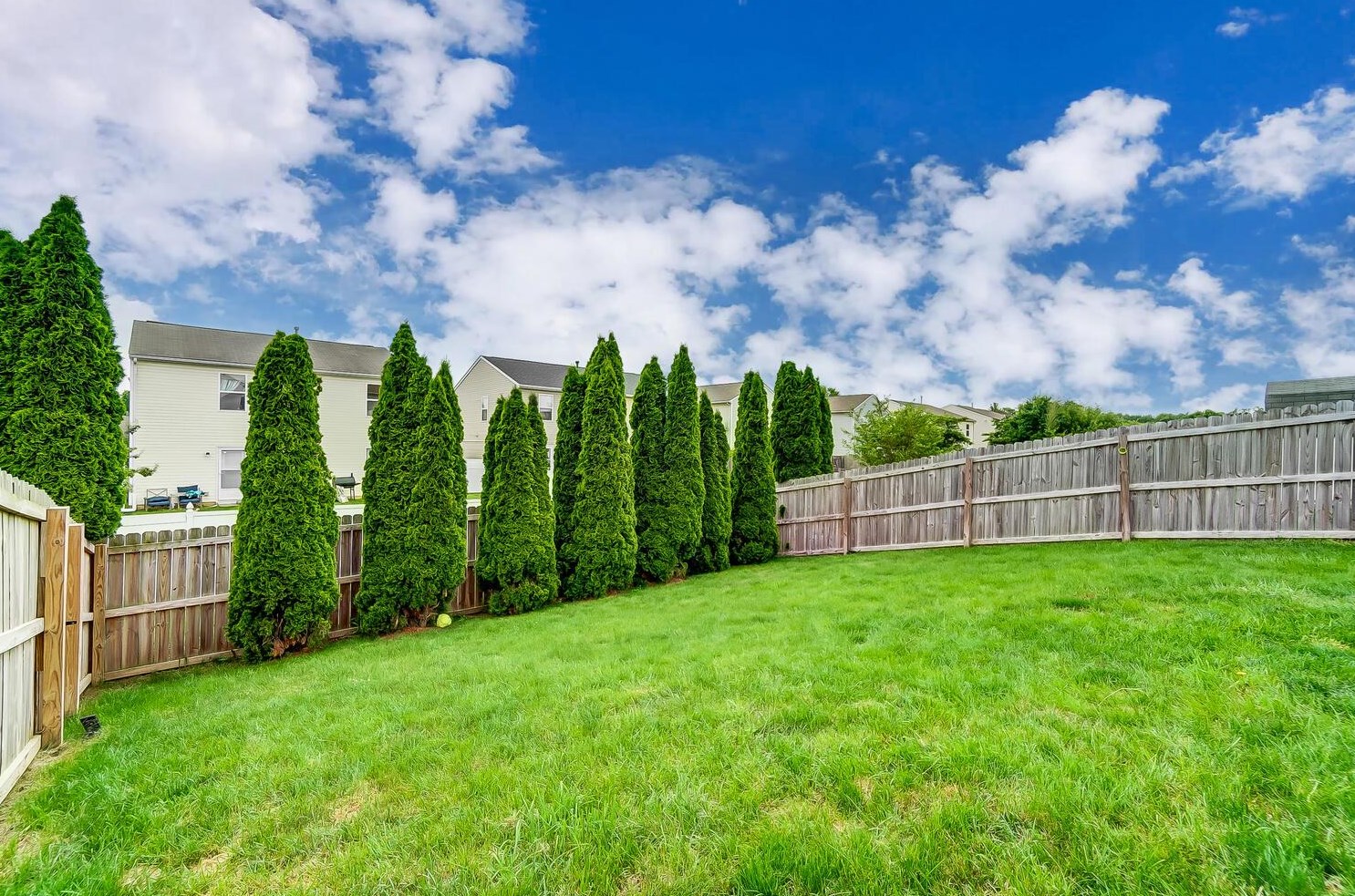 4671 Galecrest Dr, Columbus OH 43207-8761 exterior