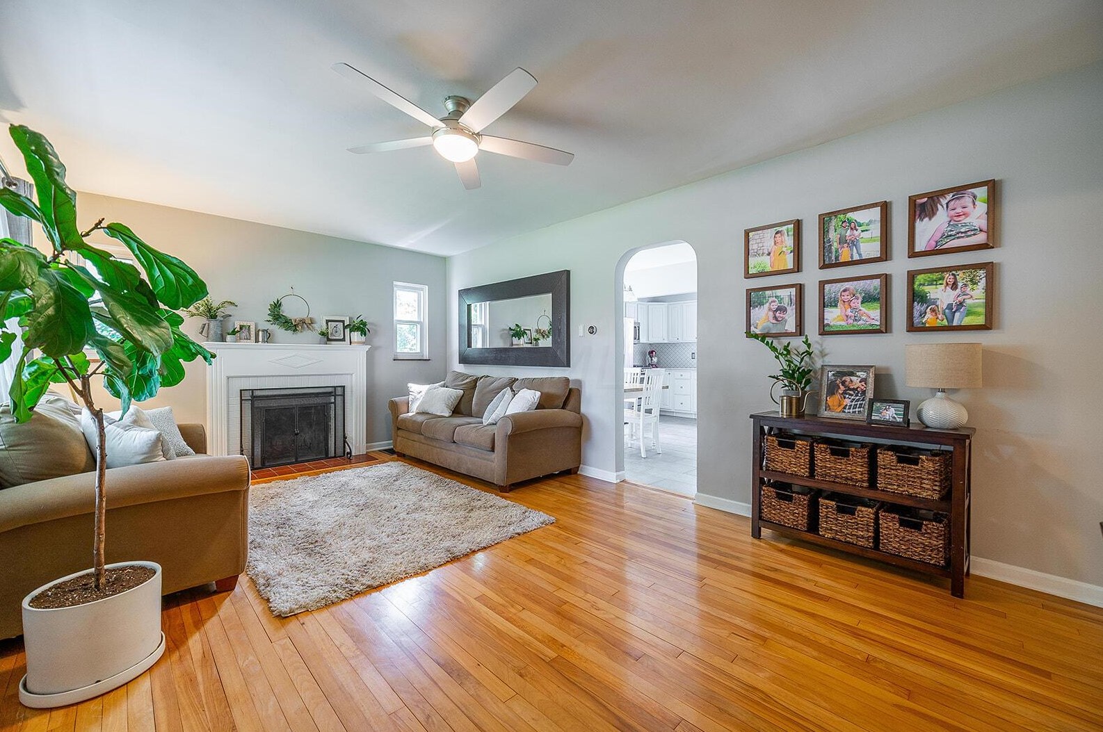 1933 Zollinger Rd, Columbus OH 43221-1953 exterior