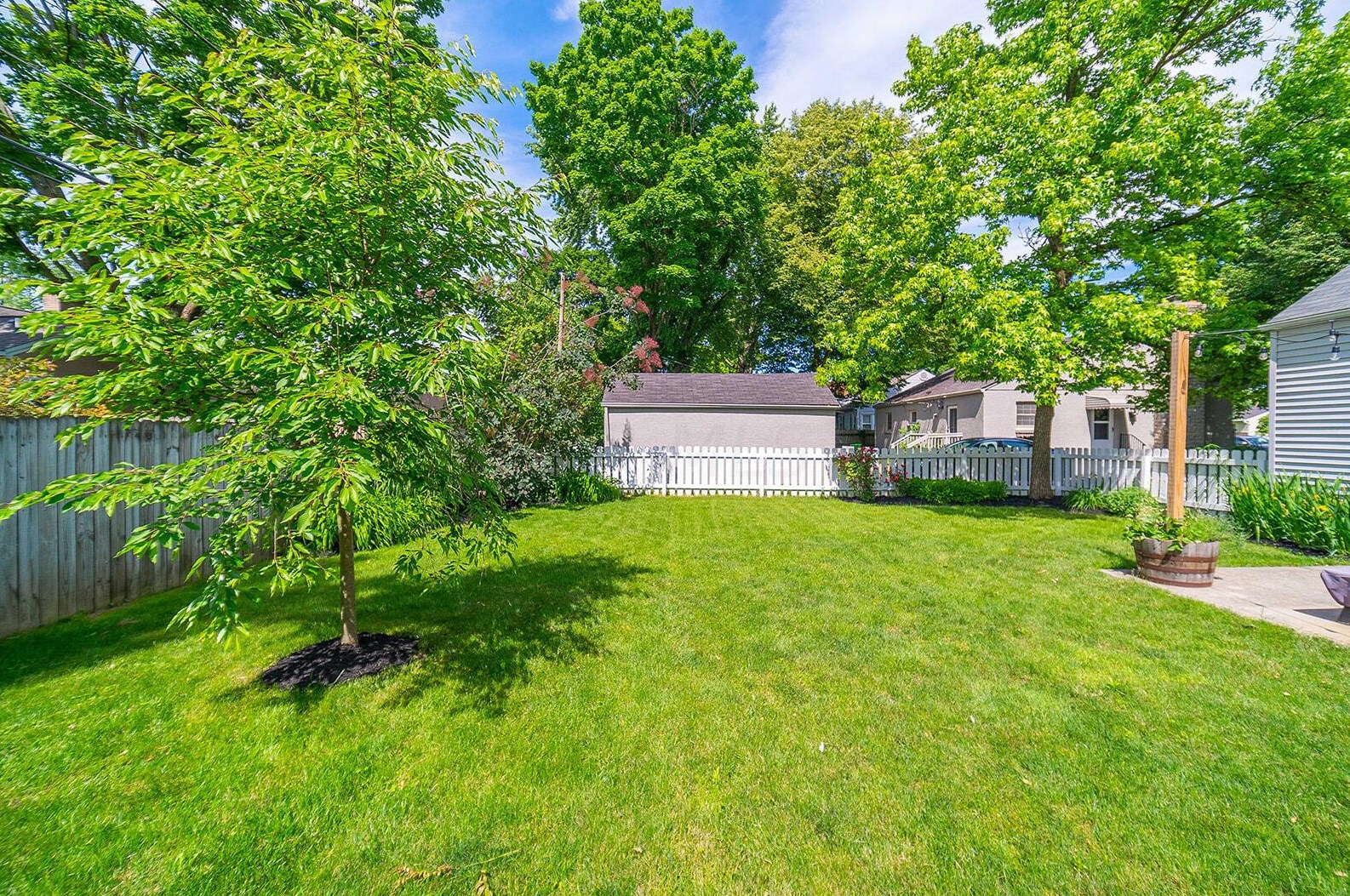 1933 Zollinger Rd, Columbus OH 43221-1953 exterior