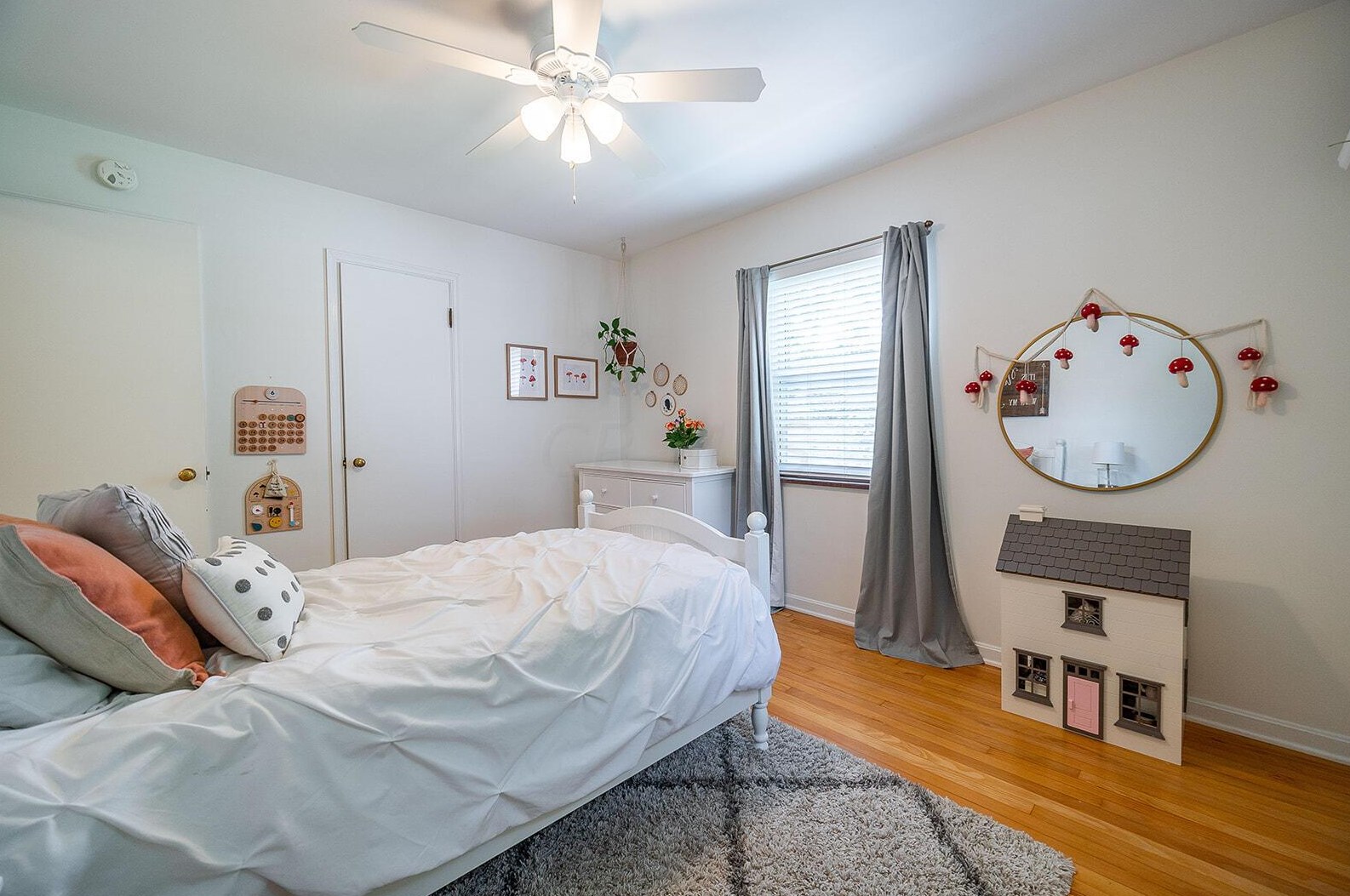 1933 Zollinger Rd, Columbus OH 43221-1953 exterior