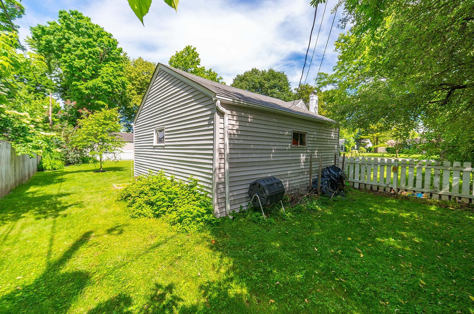 1933 Zollinger Rd, Columbus OH 43221-1953 exterior