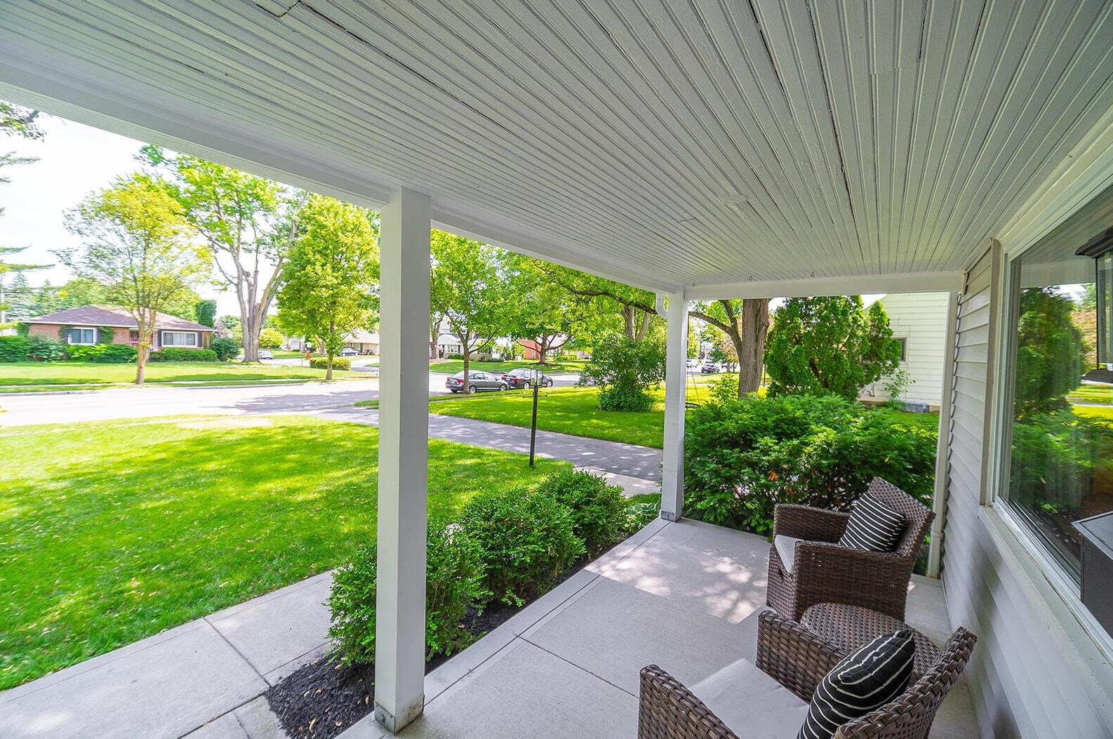 1933 Zollinger Rd, Columbus OH 43221-1953 exterior