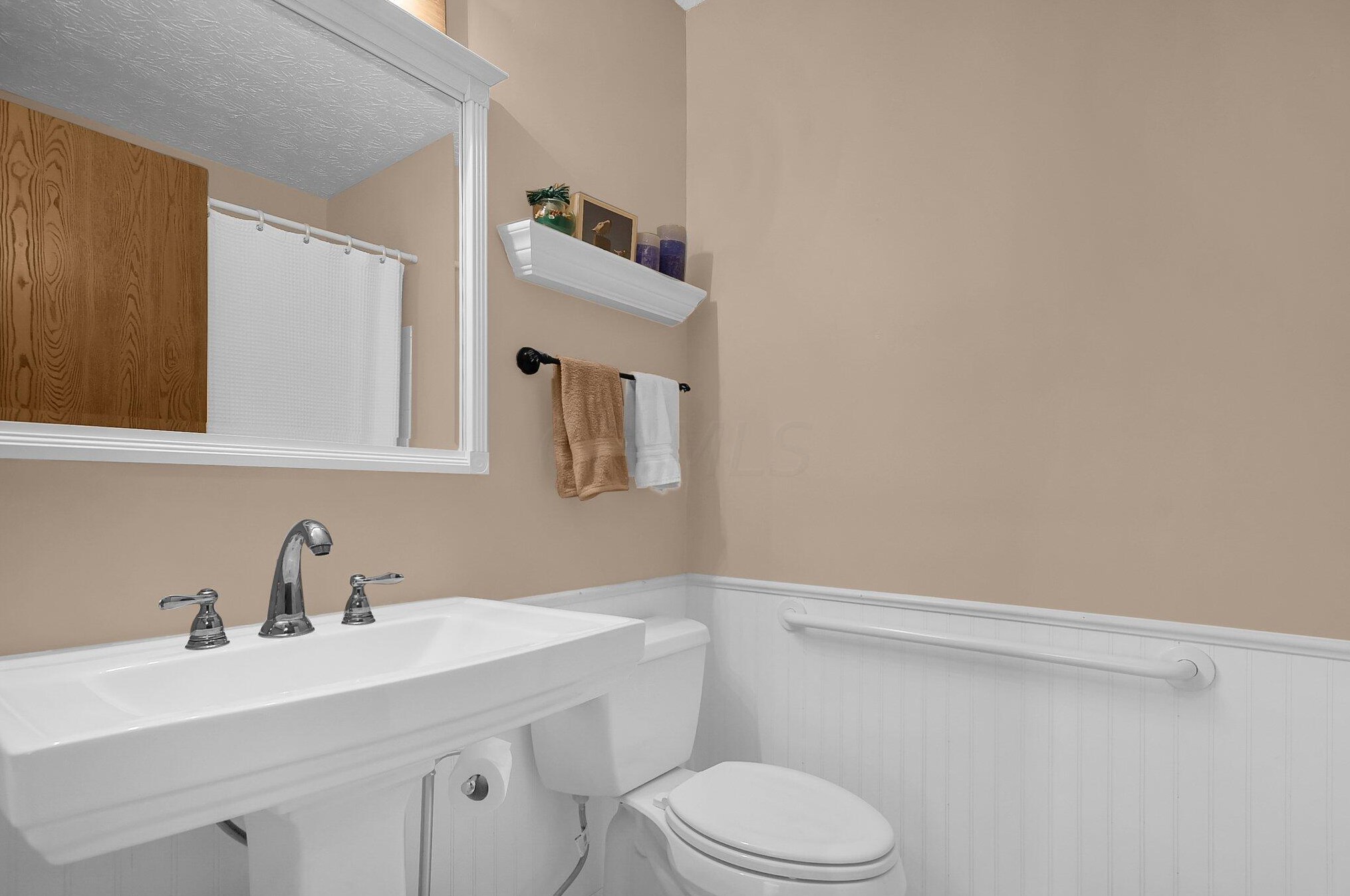 5574 Marita Ln, Columbus OH 43235-7120 exterior